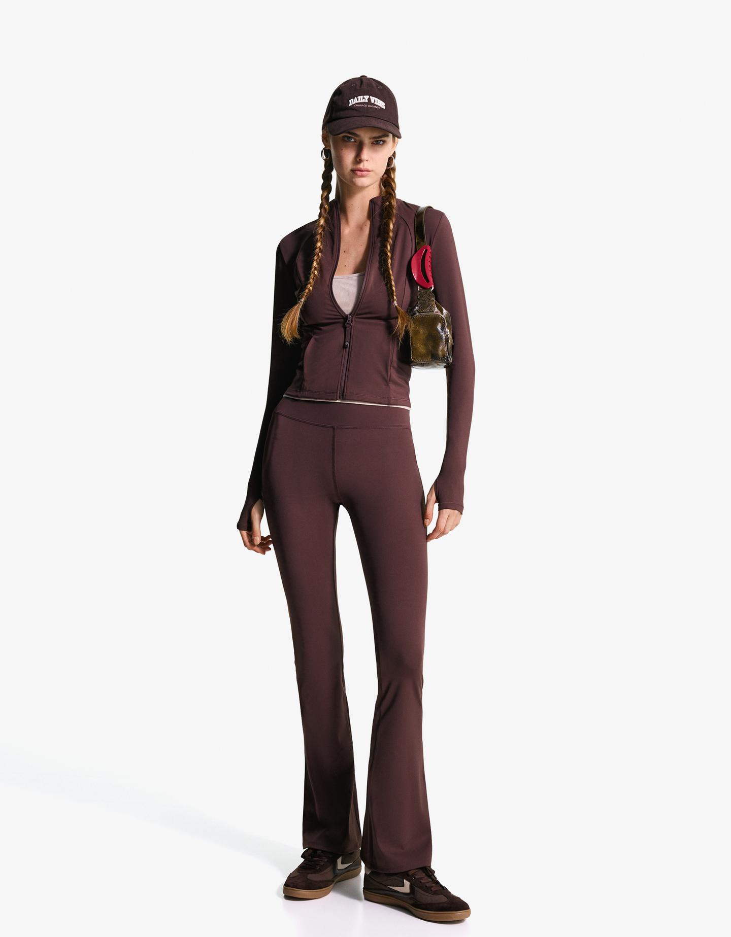 Bershka Pantalón Flare Técnico Mujer Xs Marrón