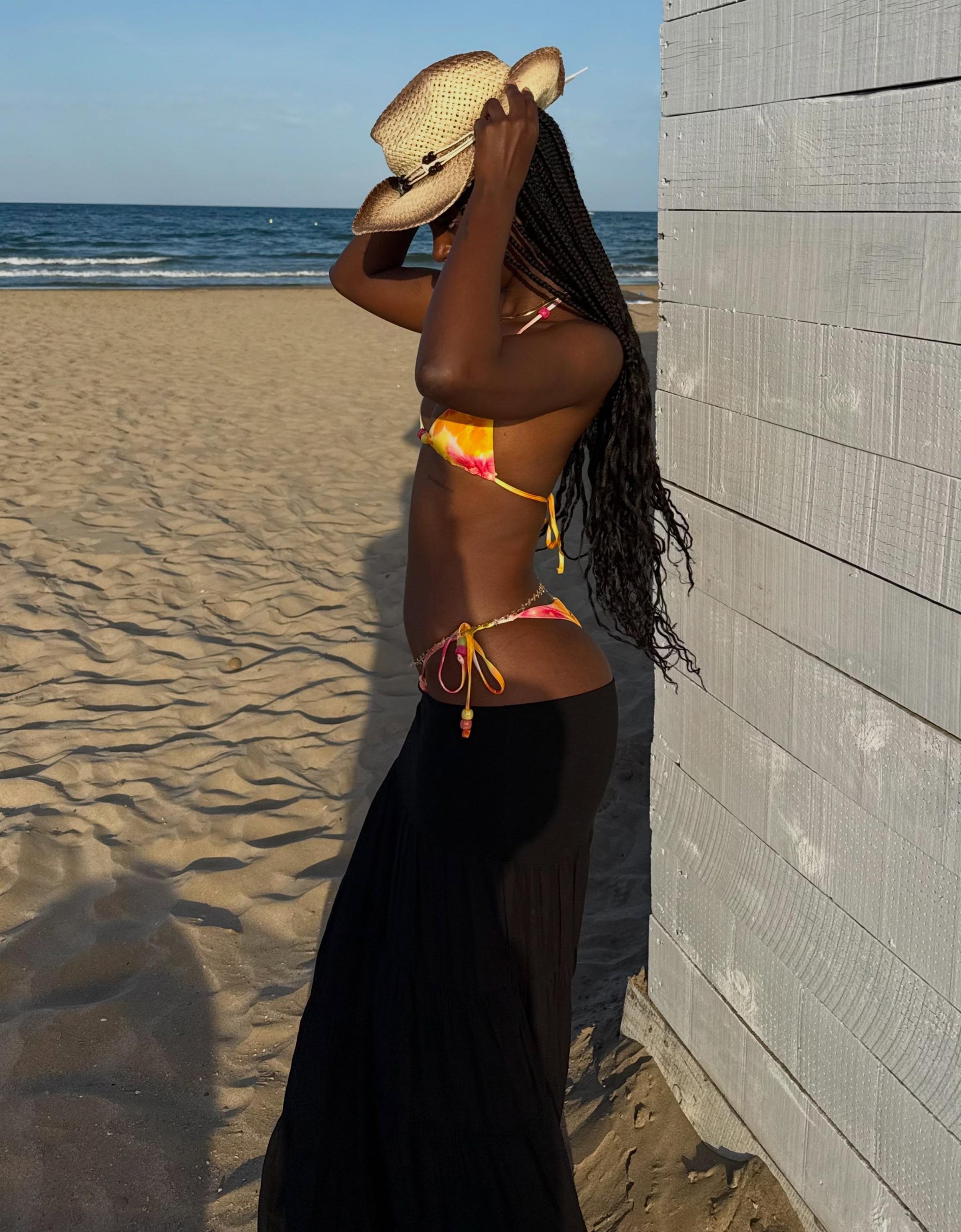 Bershka Çiçekli tanga bikini altı görsel 4