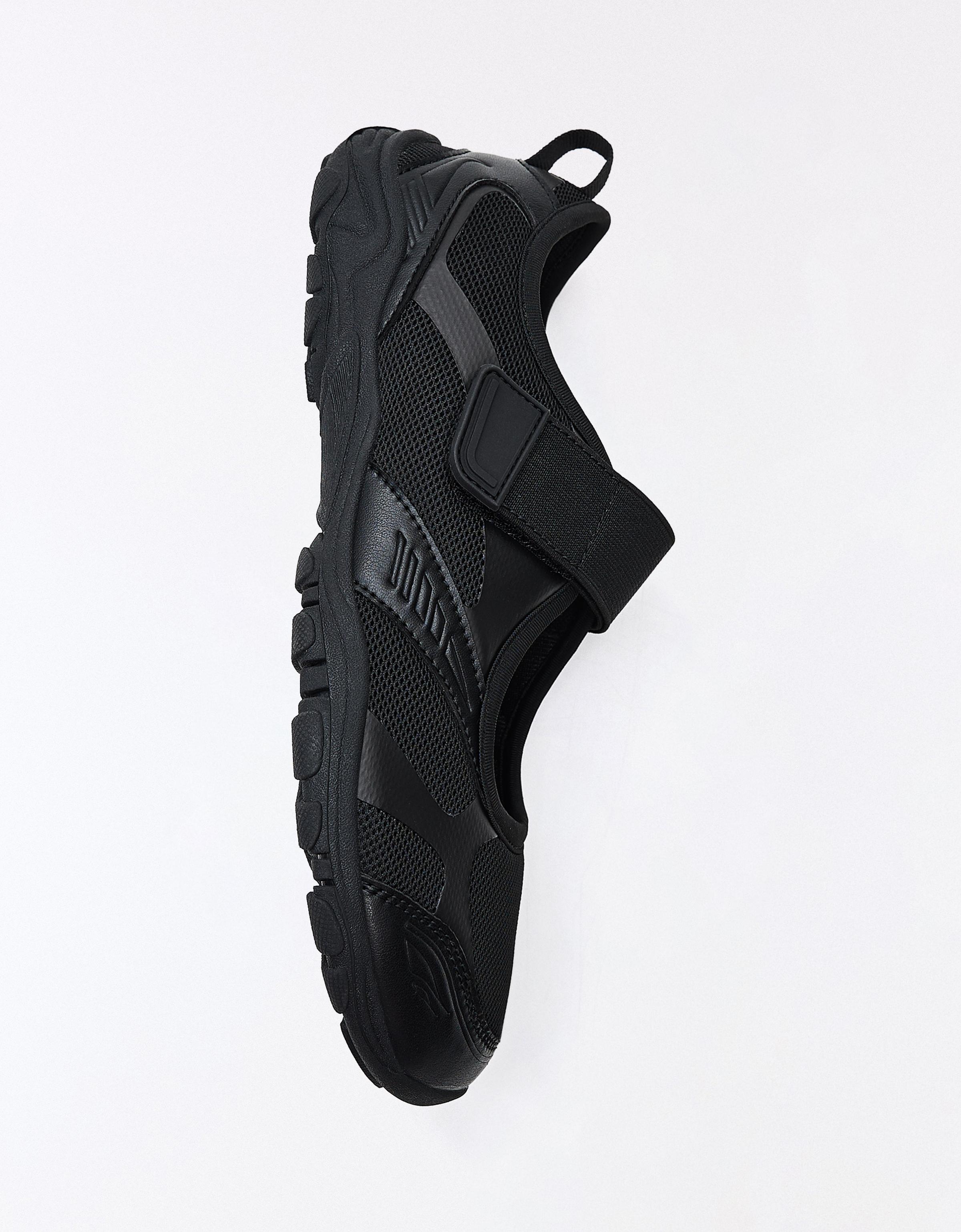 SPORTY BAREFOOT BALLET PUMPS — BLACK