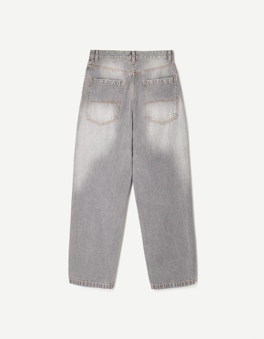 Jeans skater fit efecto lavado-Gris