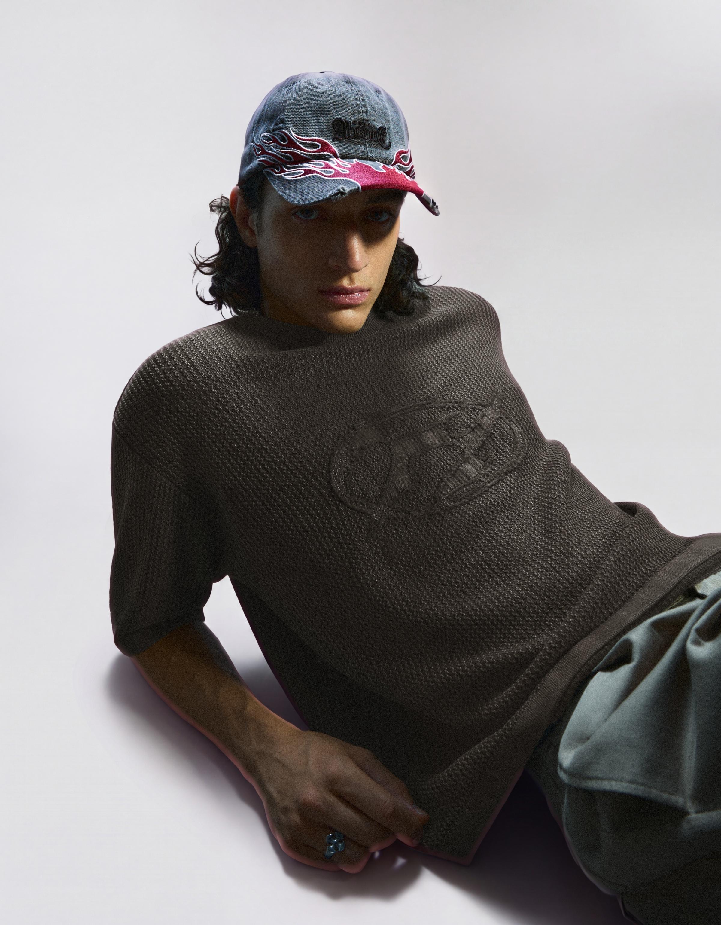 Short sleeve washed-effect T-shirt with patches — Grey