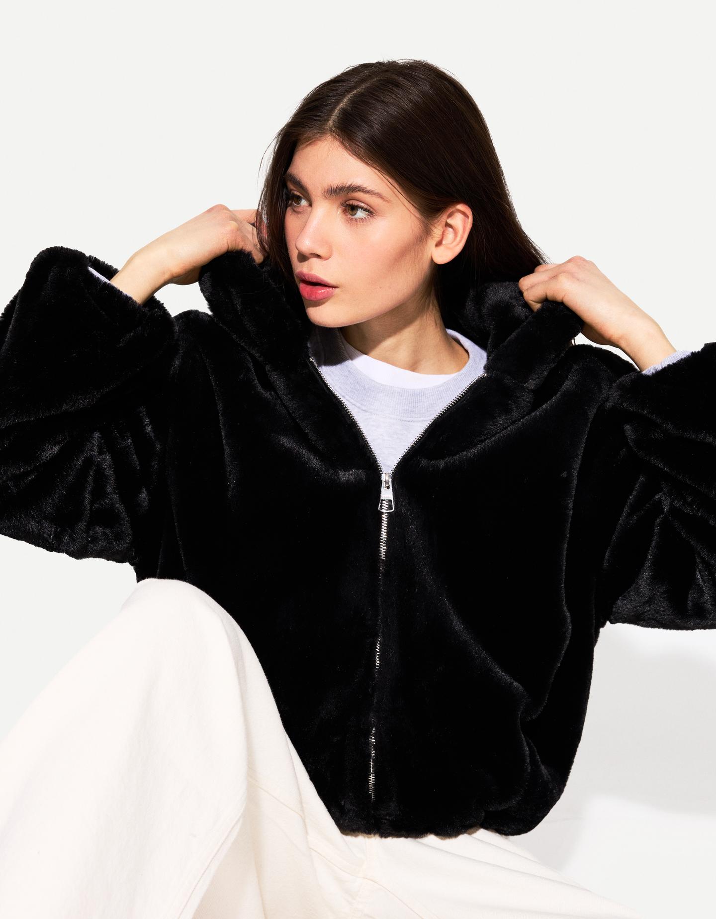 Bershka Kapuzenjacke Aus Kunstfell Damen Xs Schwarz günstig online kaufen