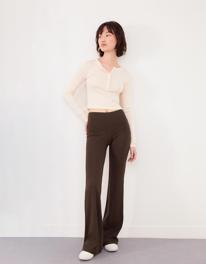Pantalón flare-Marrón