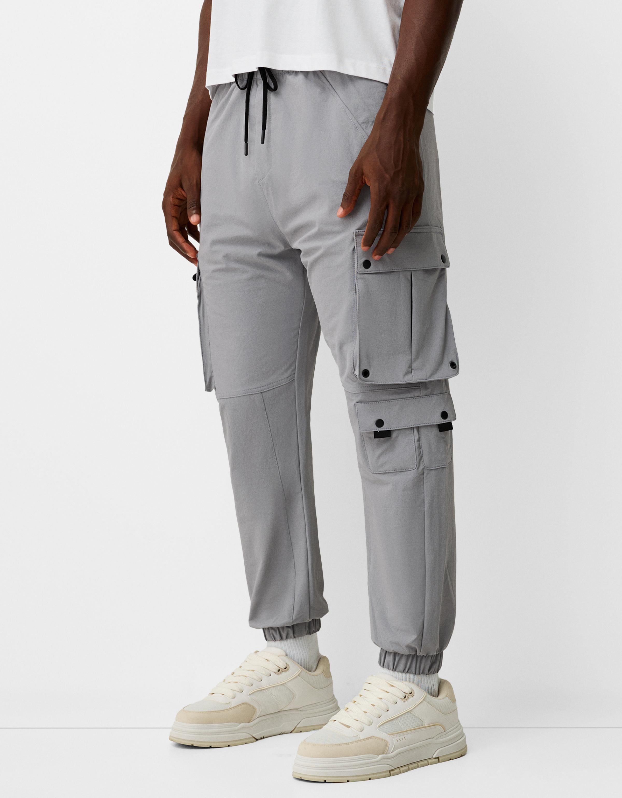 Bershka Jogginghose Im Cargostil Aus Funktionsstoff Herren M Dunkelgrau