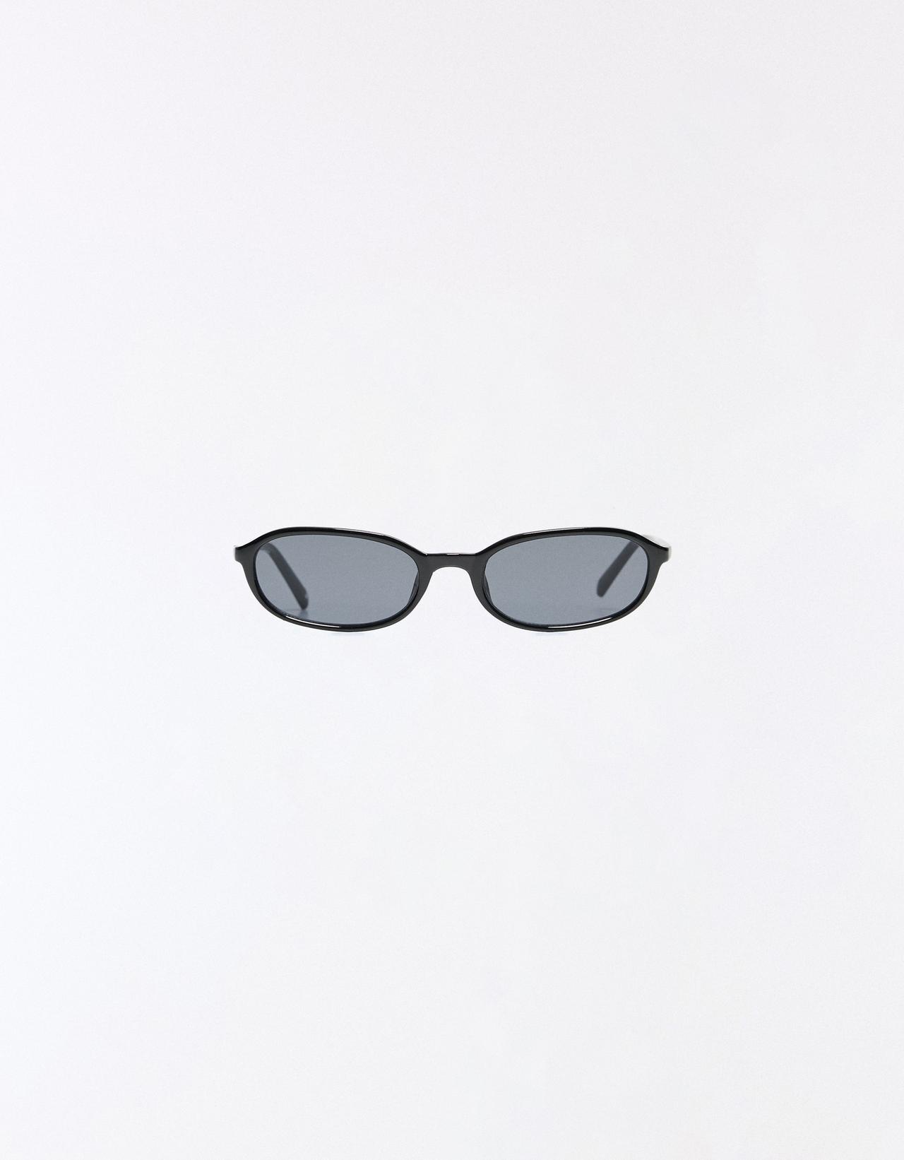 Oval sunglasses — Black