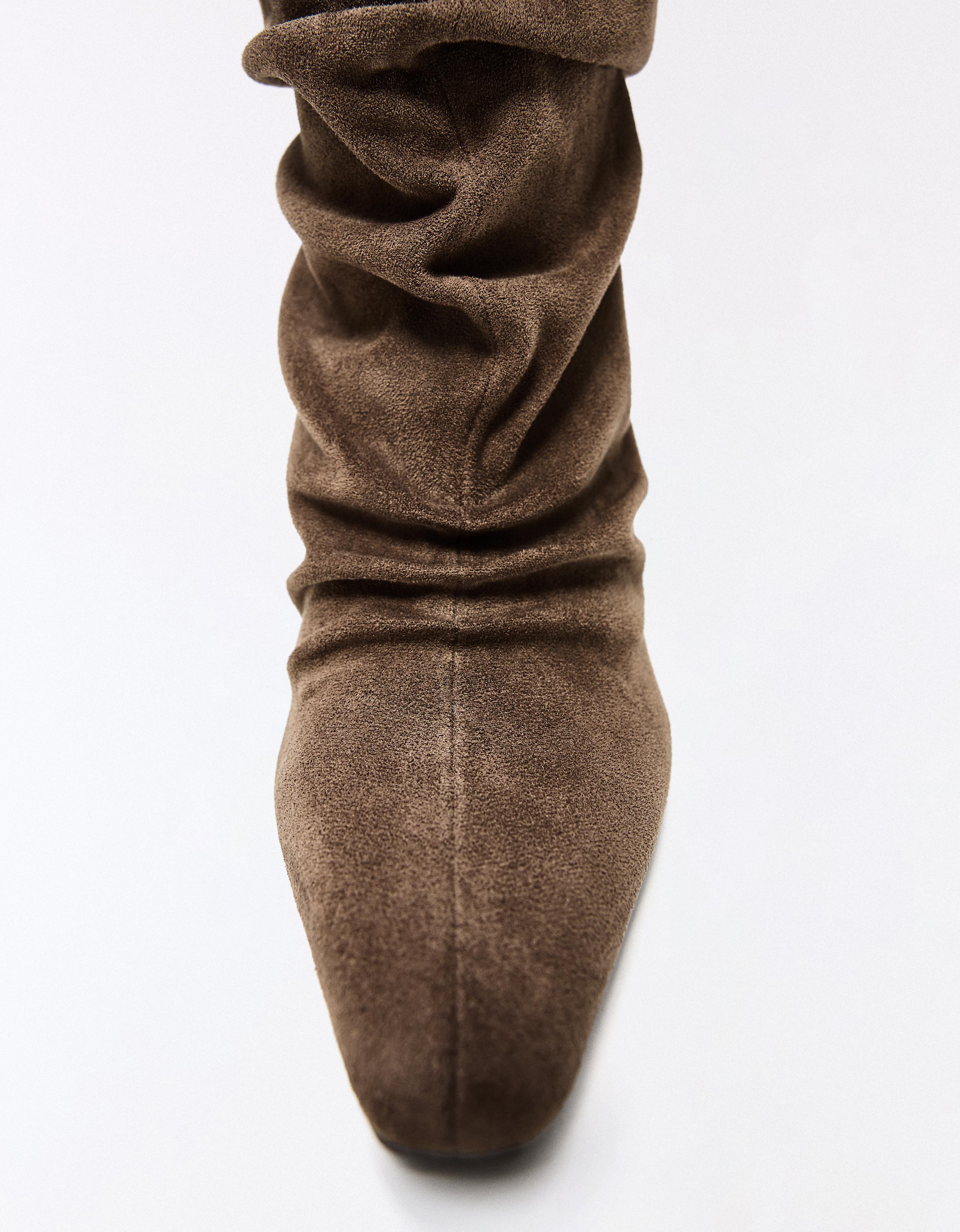 Slouchy heel boots — SAND