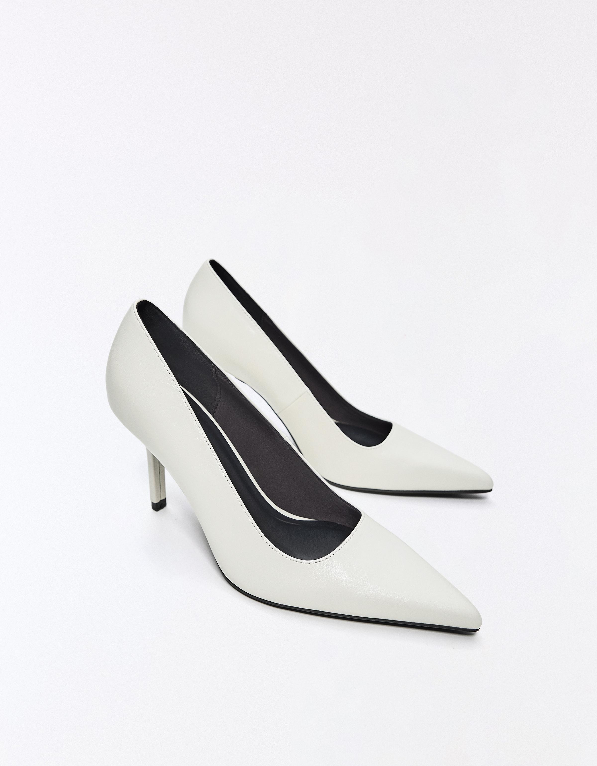 High-heel shoes — WHITE
