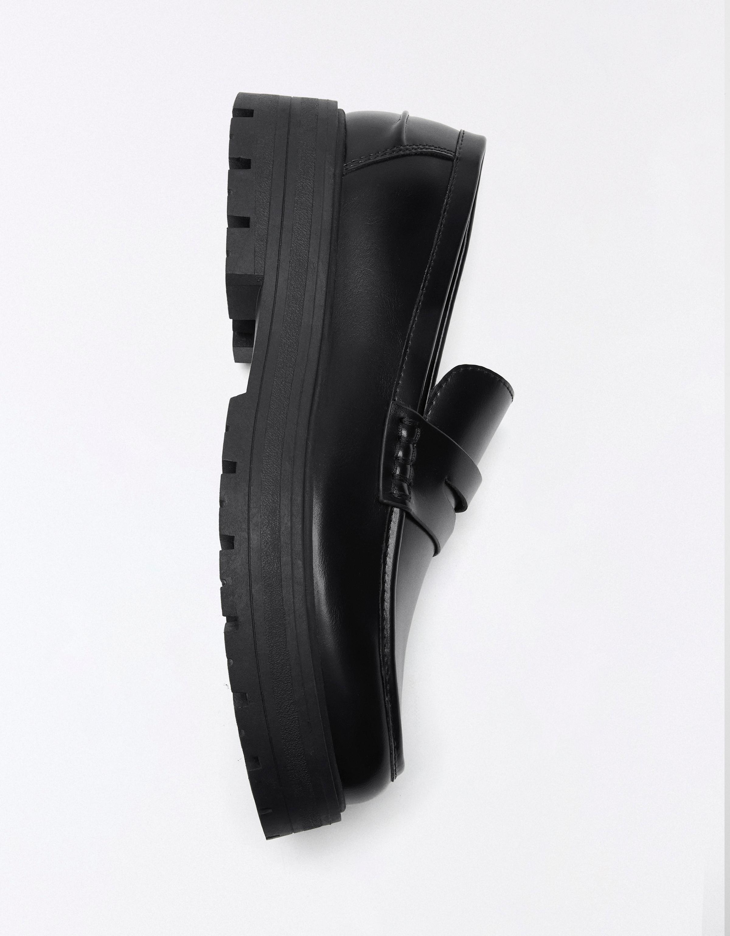 Chunky sole loafers — BLACK