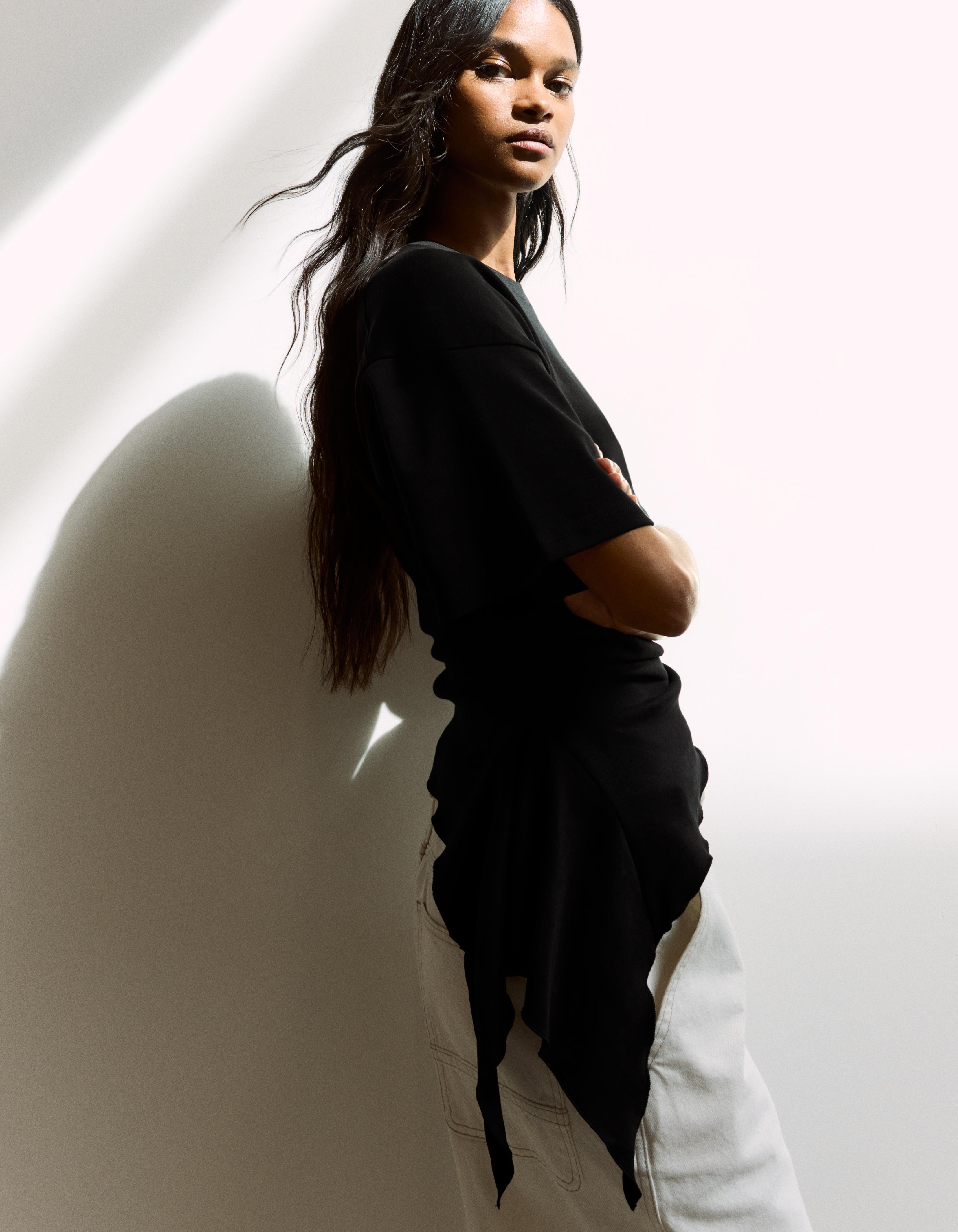 Short sleeve gathered T-shirt — Black