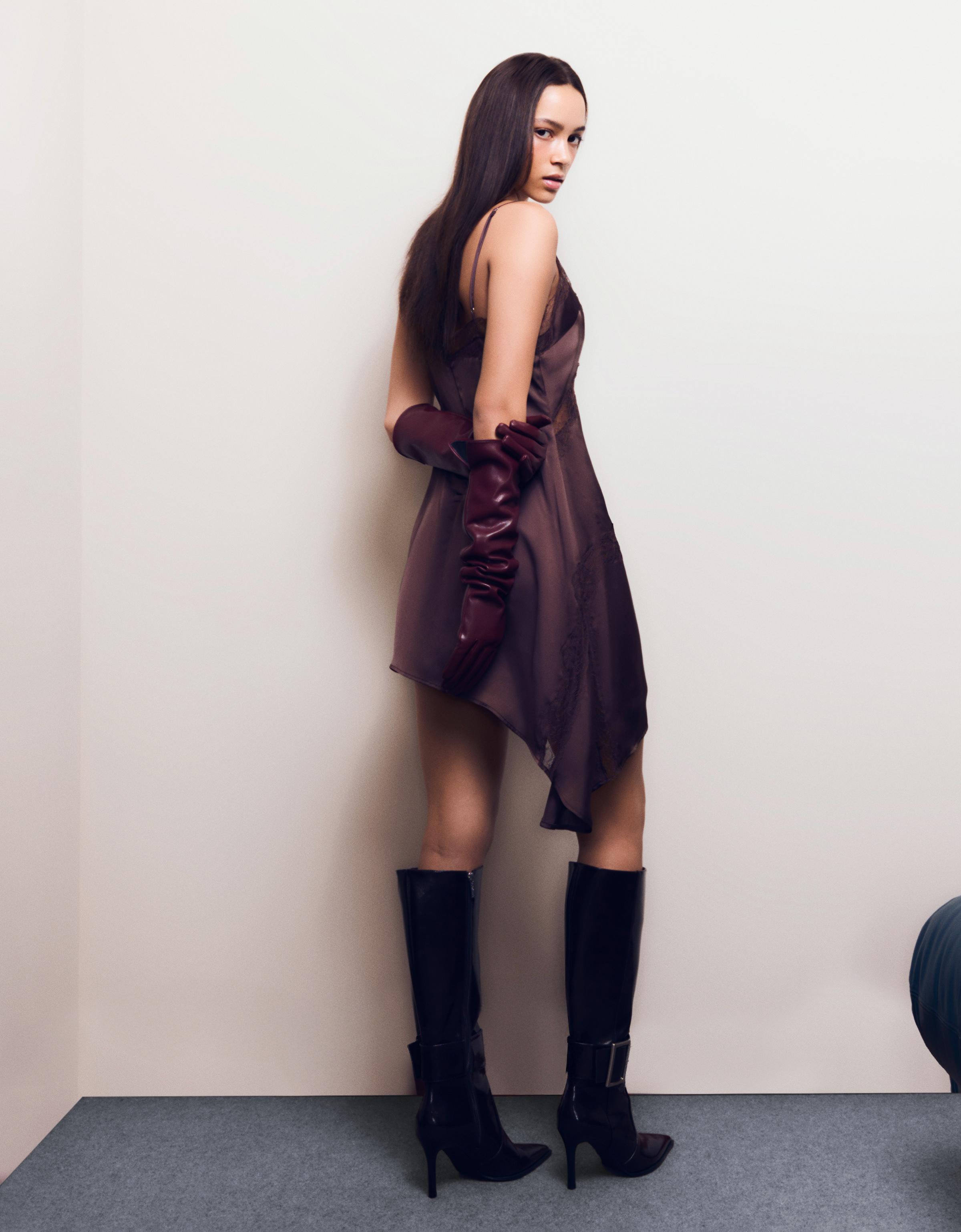 Asymmetric sateen lace mini dress - Women | Bershka