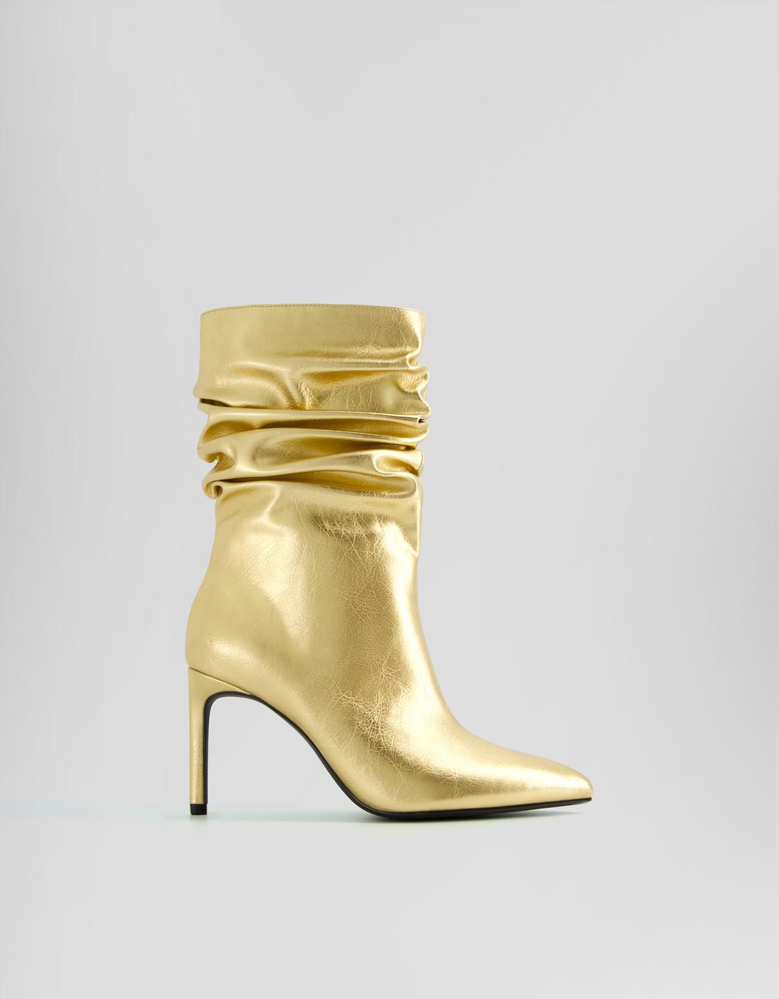 بوت برقبة للكاحل فضفاض ممعدن