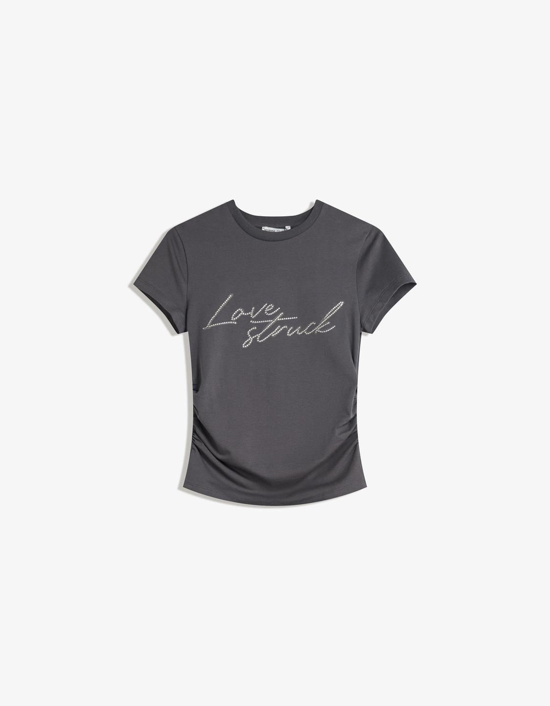 Short sleeve T-shirt with studded print