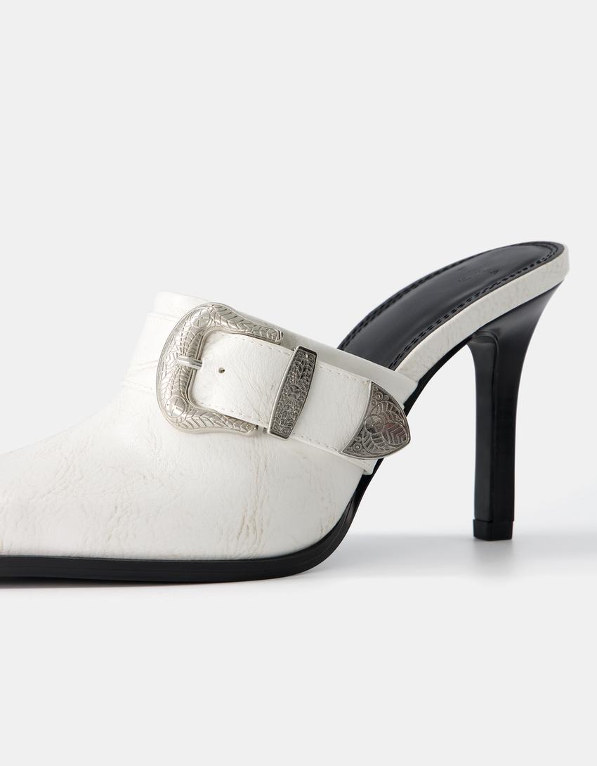 خف كاوبوي بكعب رفيع وتفصيل إبزيم-أبيض