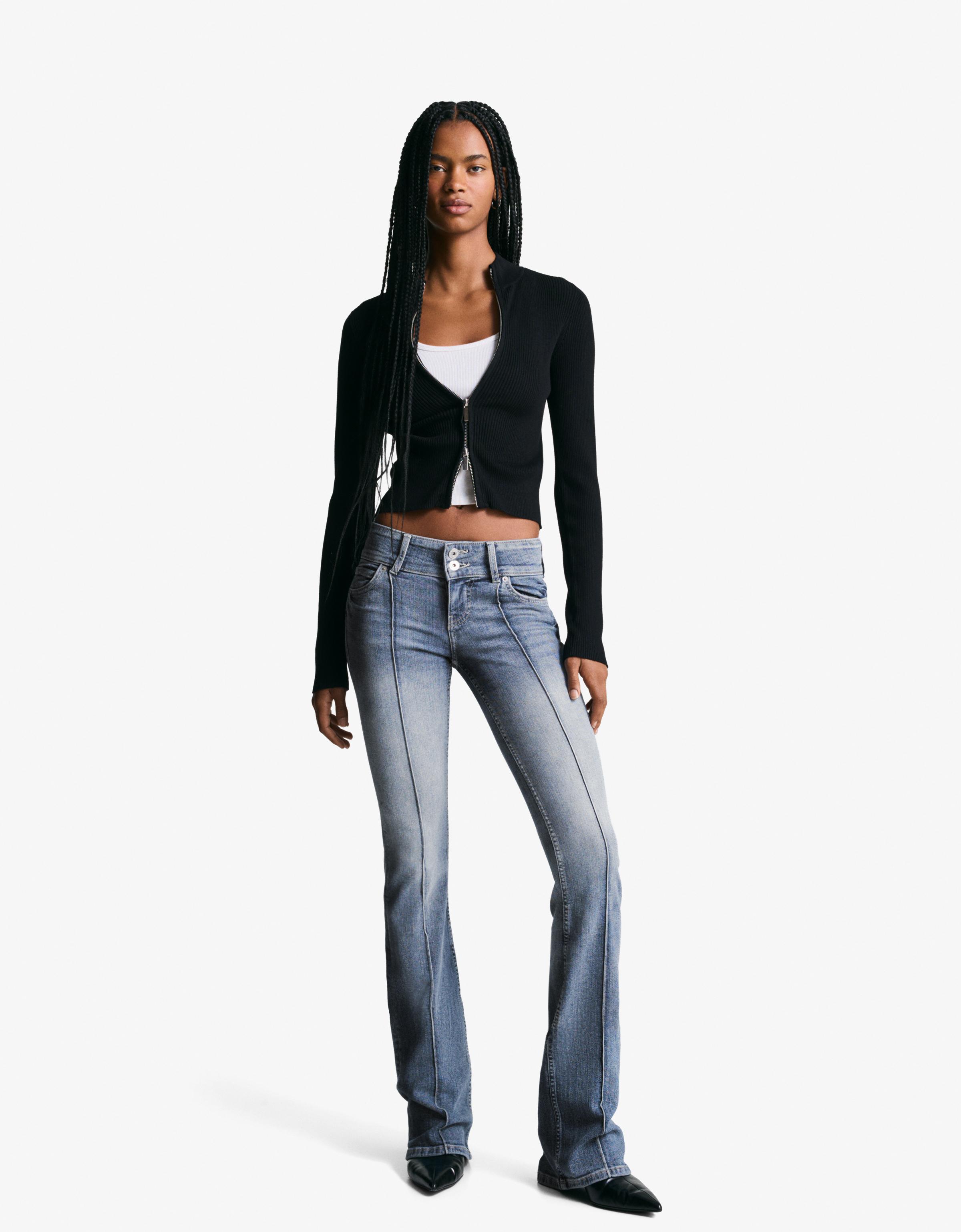 Bershka Bootcut-Jeans Mit Tiefem Bund Damen 38 Blau