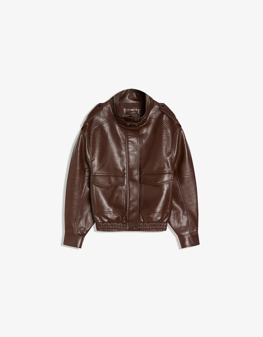 Cazadora efecto piel cuello chimenea-Marrón