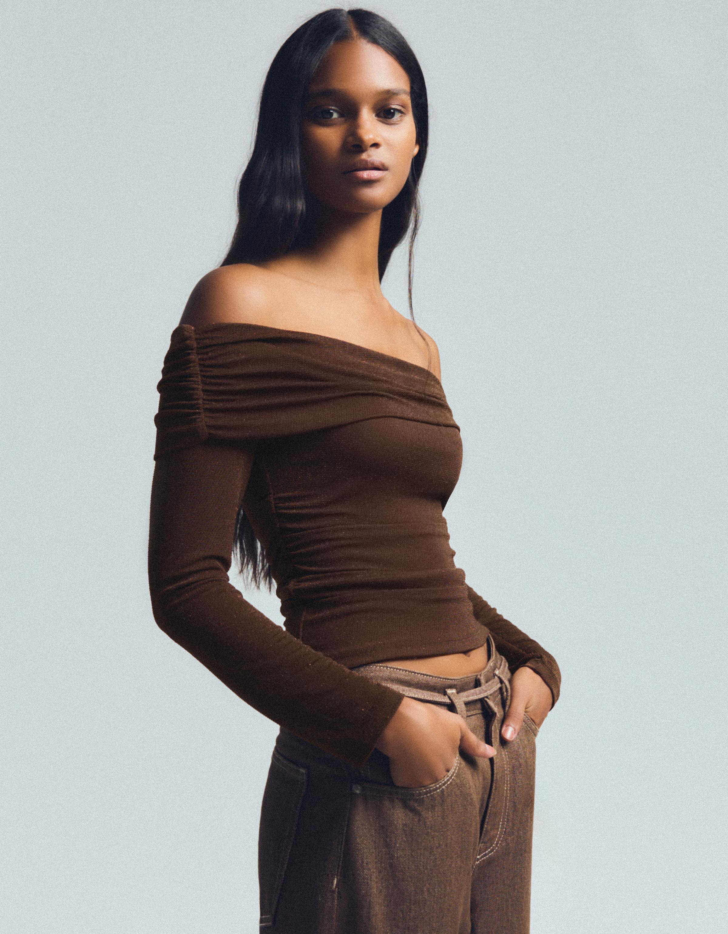 Bershka Bardot-Top Mit Struktur Und Glanz Damen Xl Braun