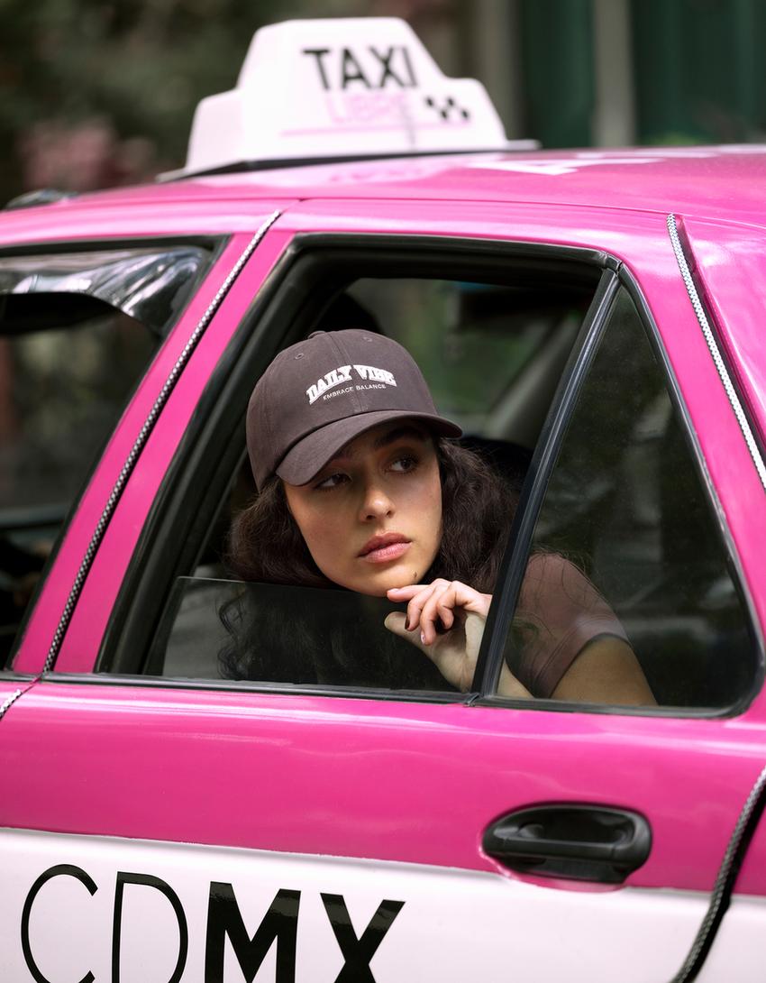 Embroidered cap-Brown-0