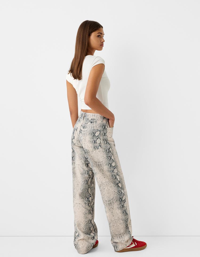 ג'ינס עם שרוול מתרחב והדפס חיה-אפור-2