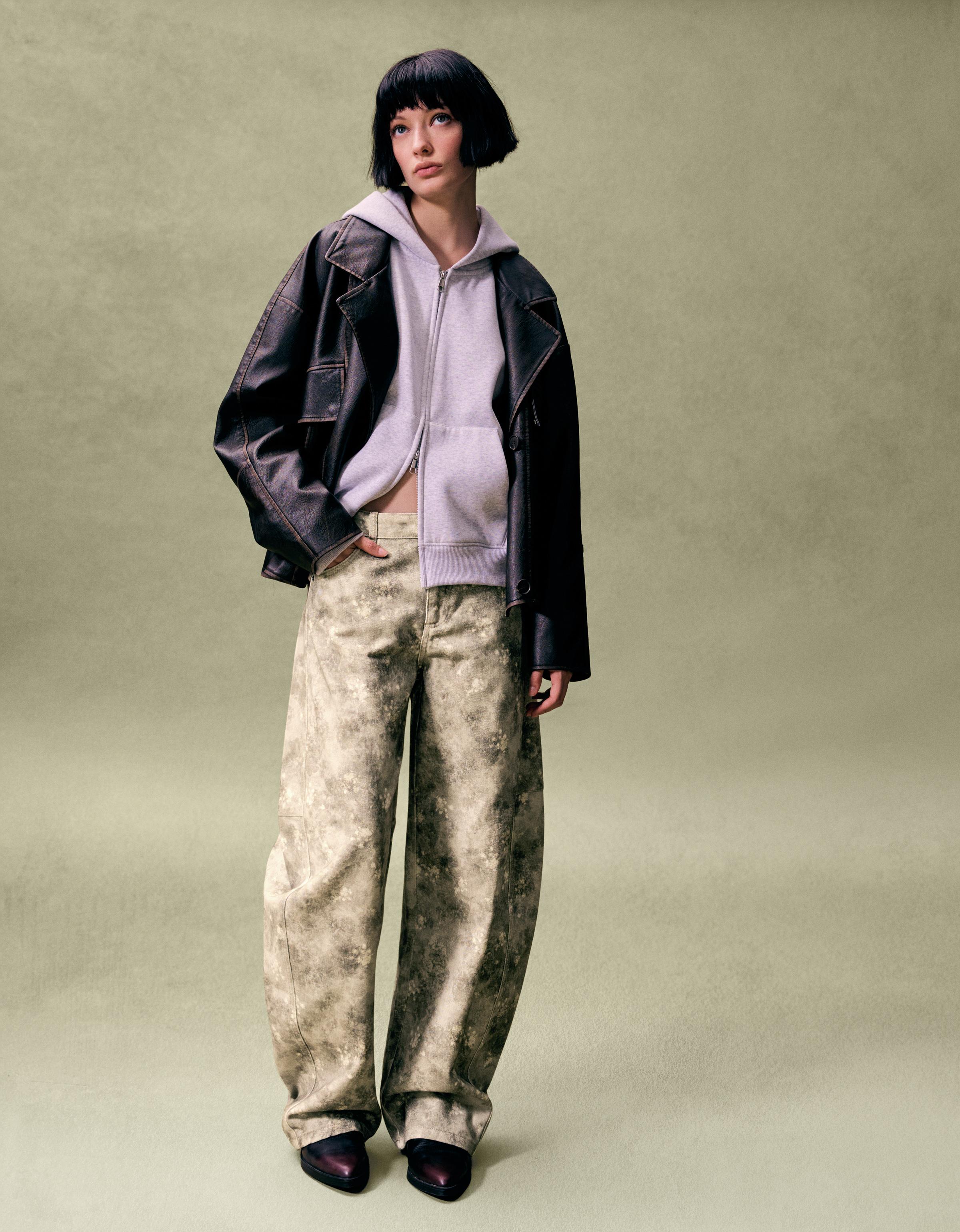 Bershka Barrel-Hose Mit Print Damen 36 Kombiniert