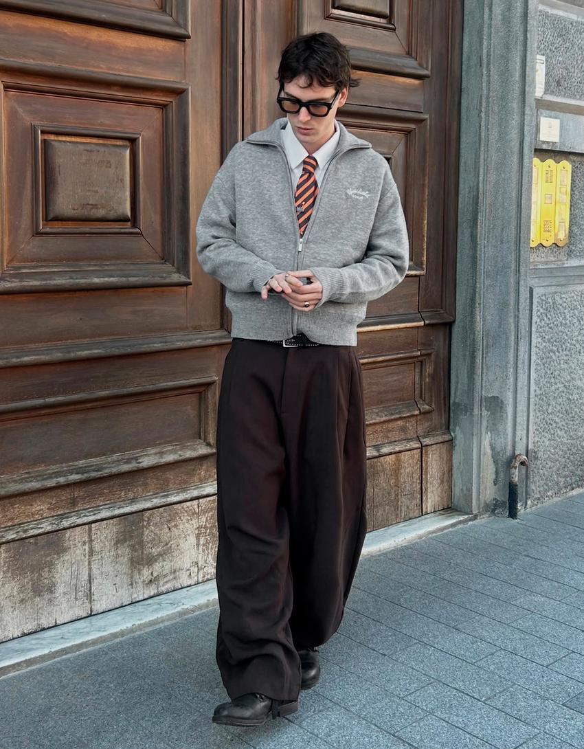 Chaqueta cremallera bordado-Gris