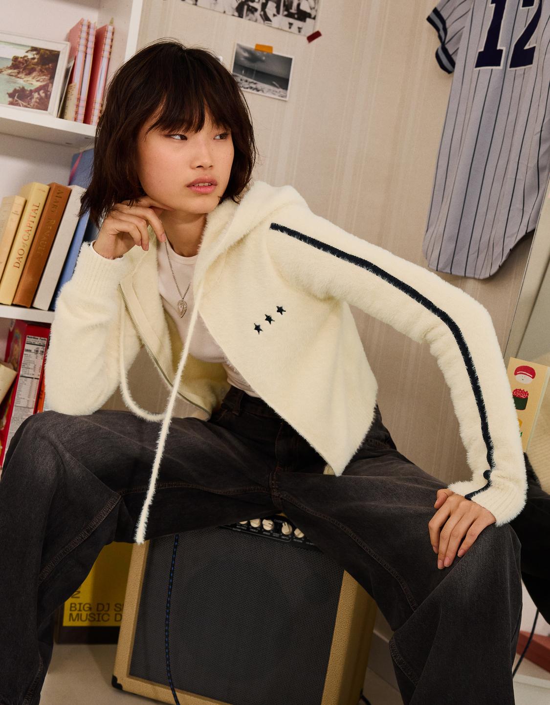 Embroidered Knitted Zip-Up Cardigan
