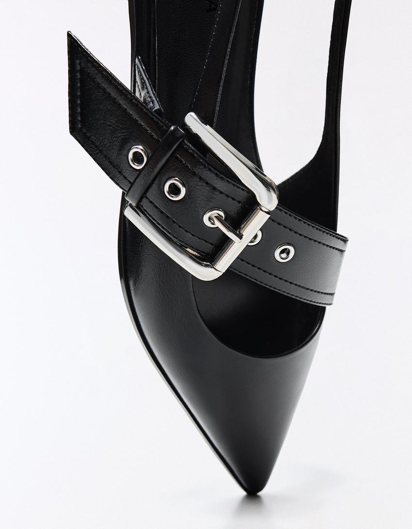 Ballerine décolletée à boucle-Noir