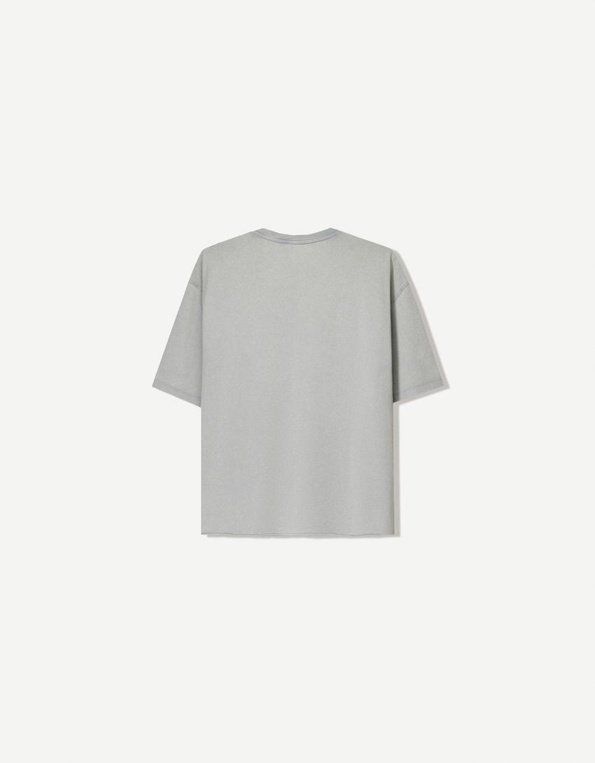 Cropped short sleeve T-shirt with patch-Grey-5