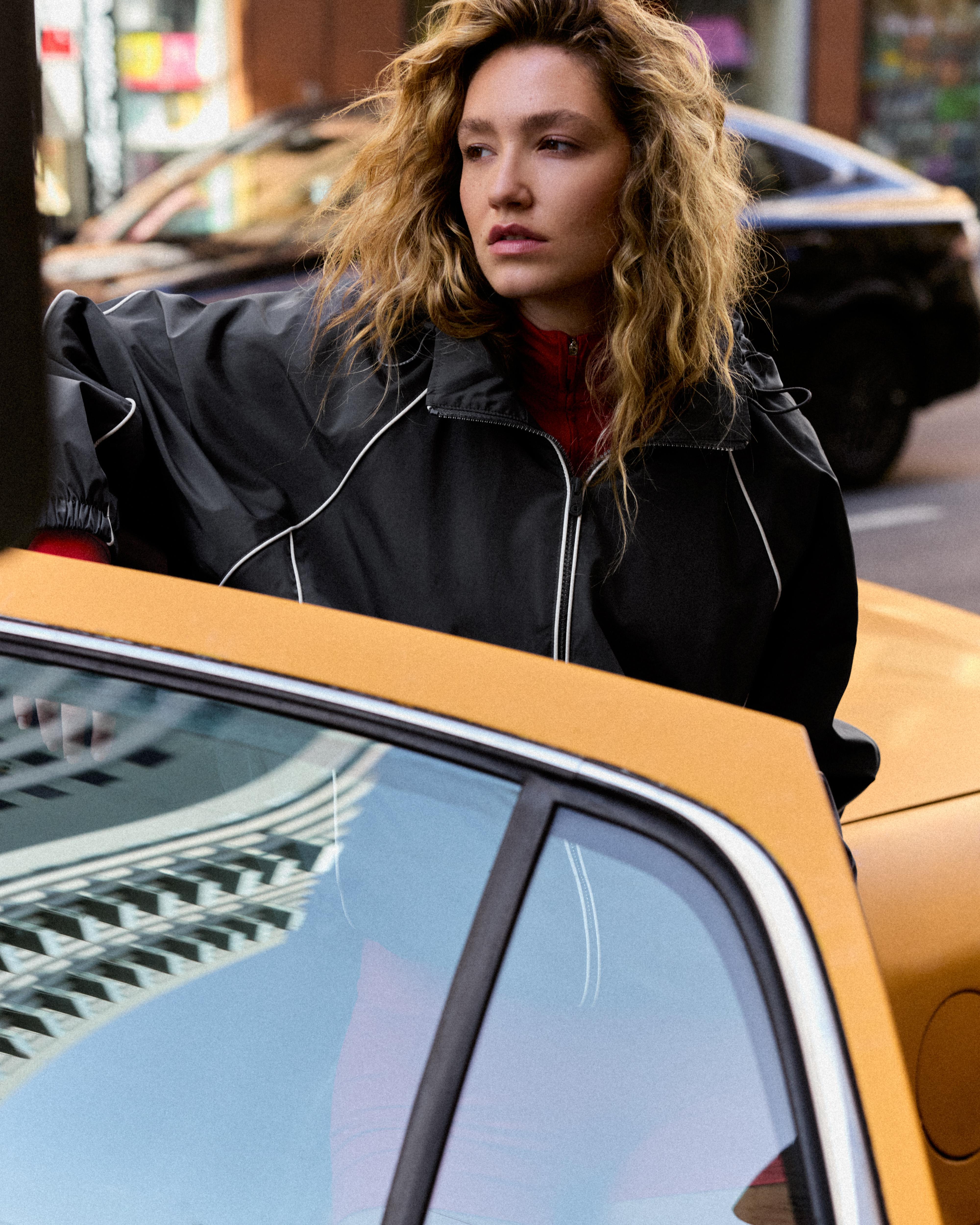 Technical jacket with contrast hood — Grey