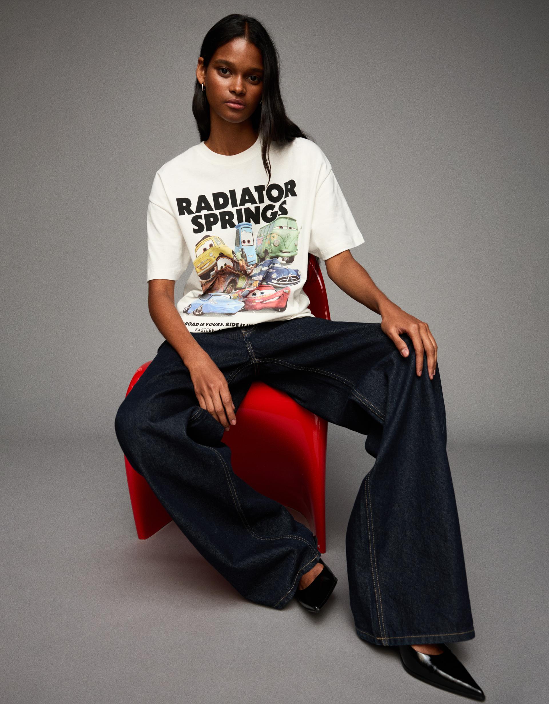 Maglietta Cars a maniche corte stampa Donna Bershka