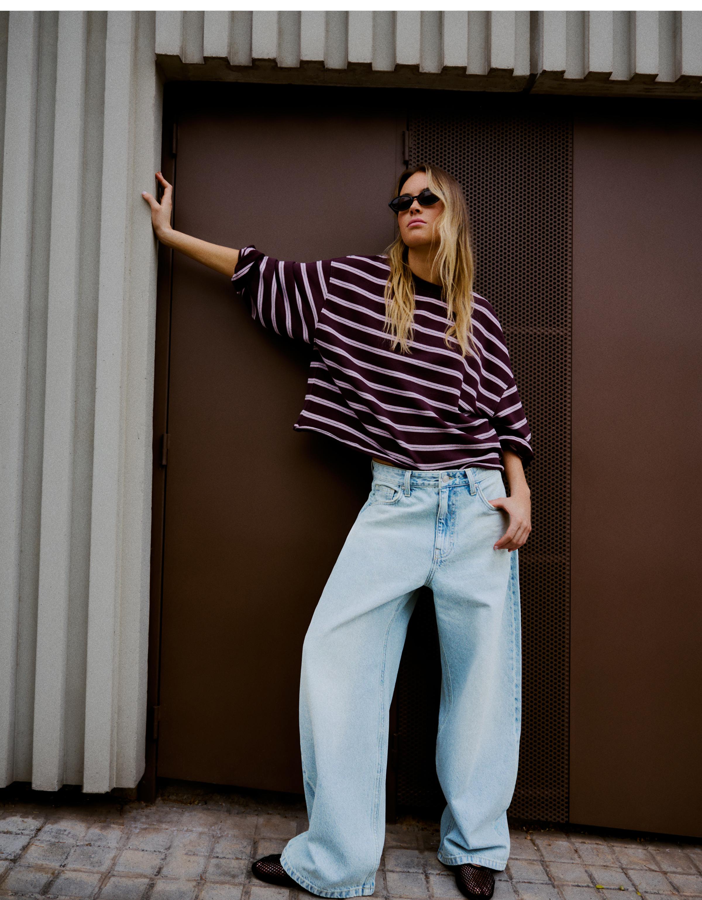 Barrel jeans with back buckle — Light blue