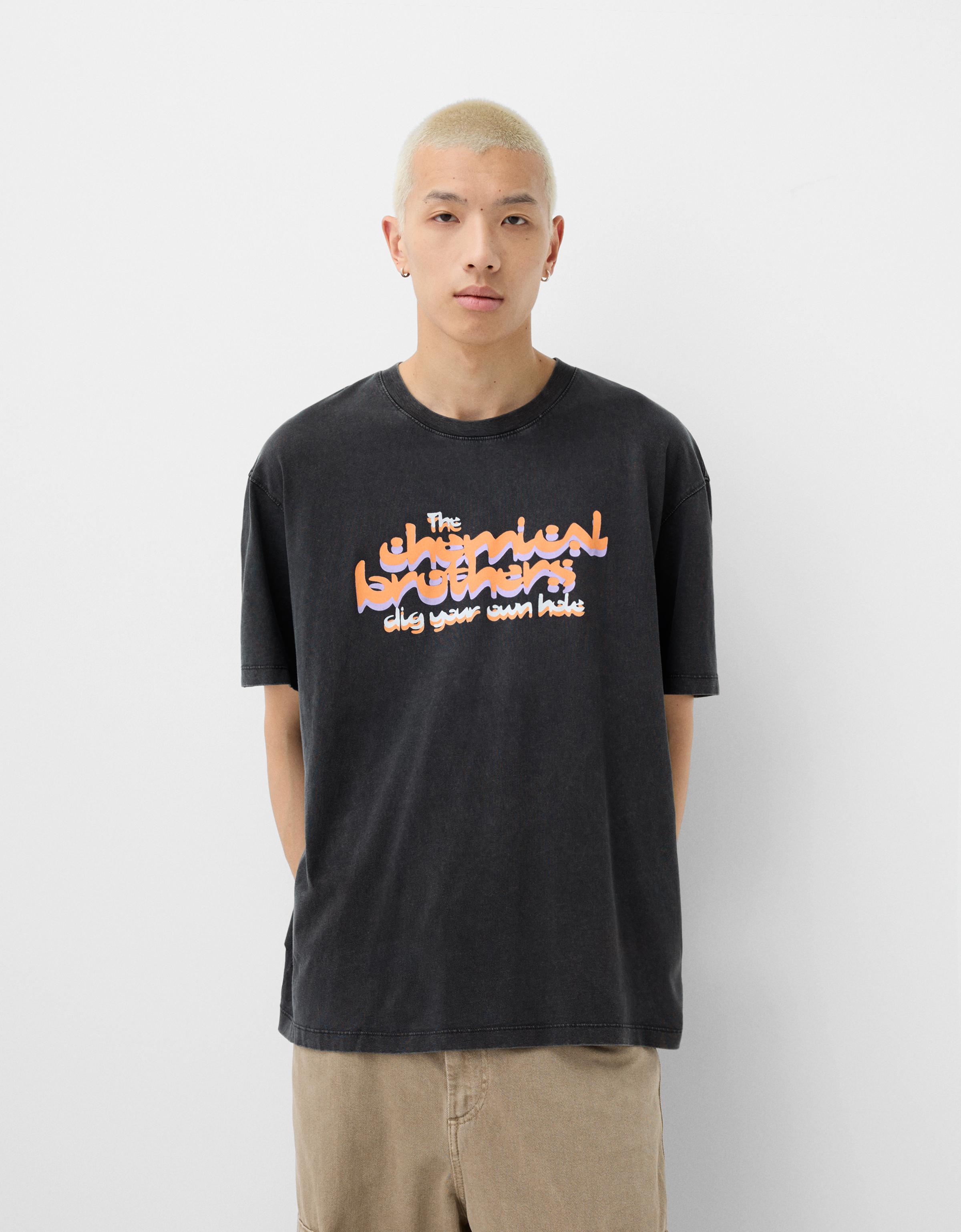 Bershka Relaxed-Fit-T-Shirt The Chemical Brothers Mit Kurzen Ärmeln Herren M Schwarz