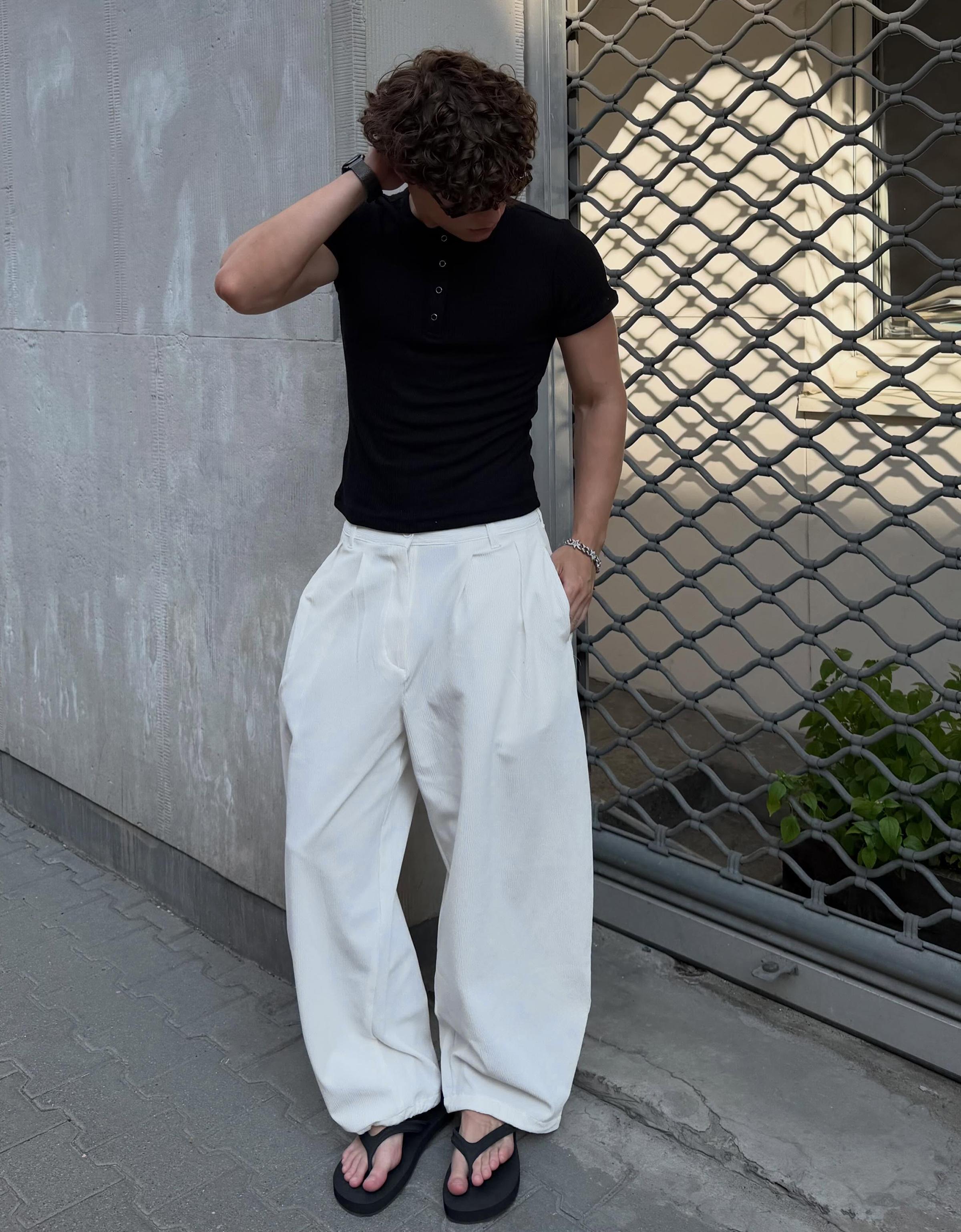 Pleated semi-jogger super baggy trousers — White