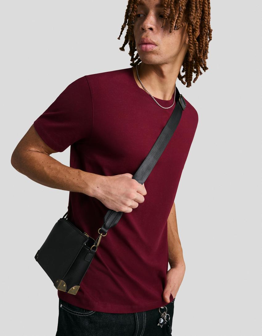 Pehmeä crossbody-laukku-Musta
