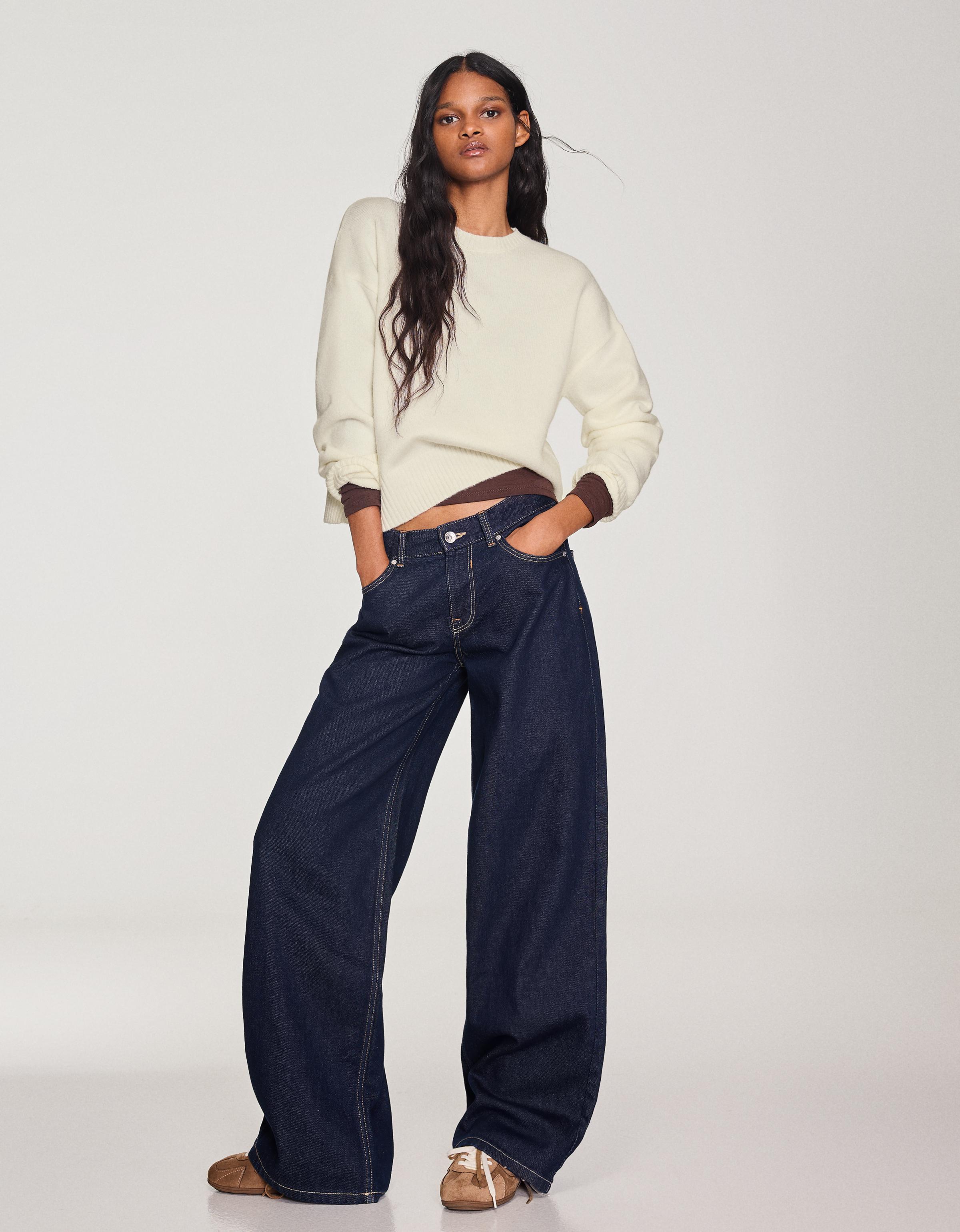 Round neck jumper — Cream
