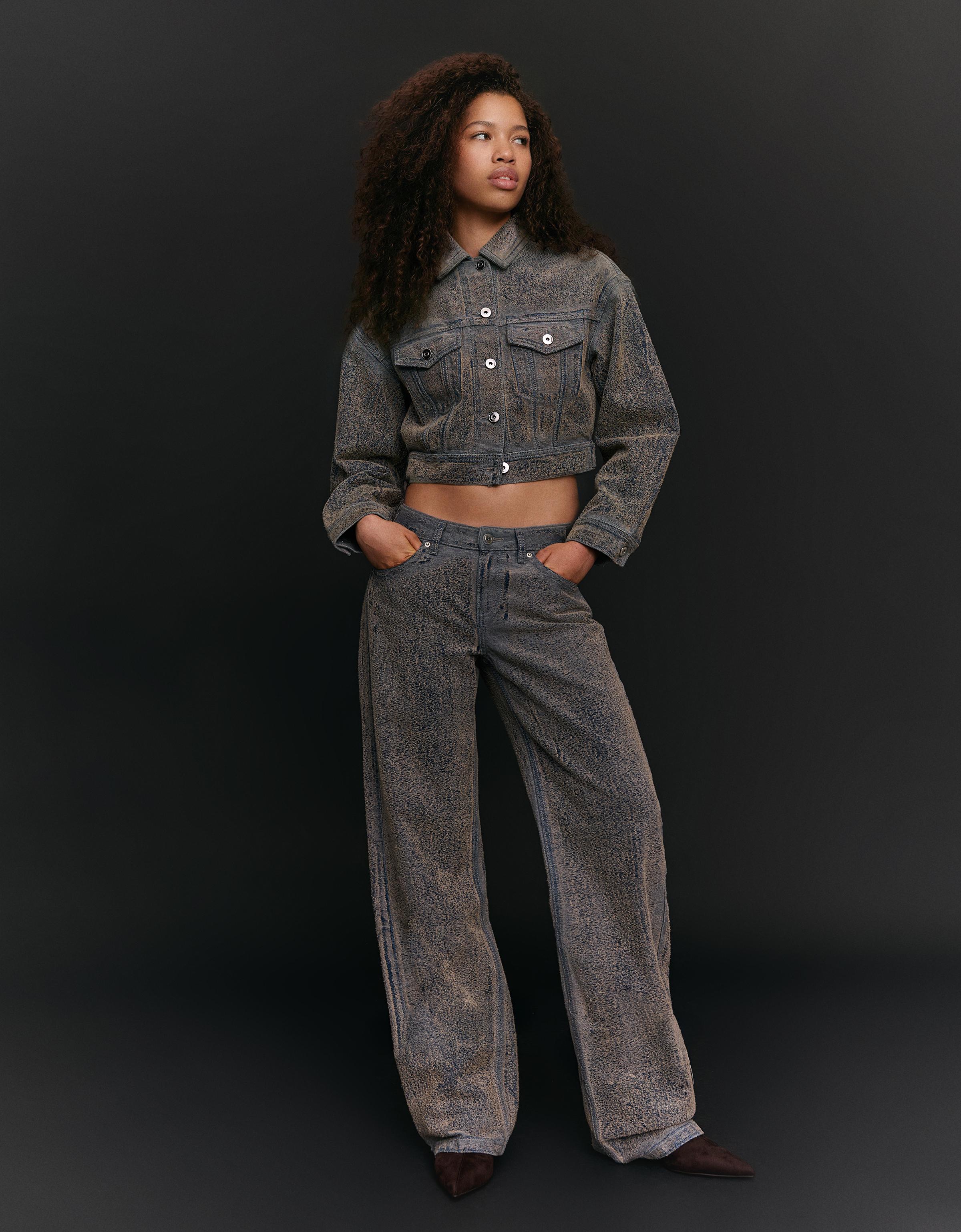 Bershka Strukturierte Straight-Leg-Jeans Mit Tiefem Bund Damen 38 Ausgewaschenes Blau