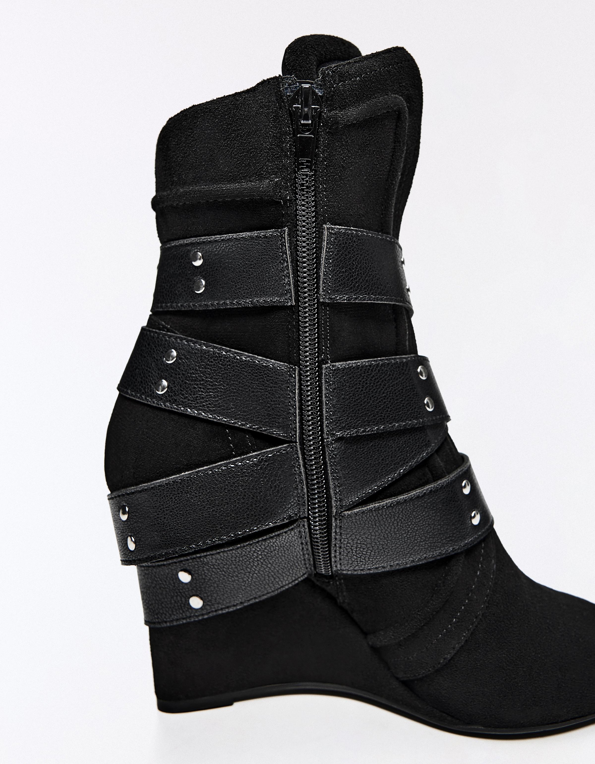 Wedge ankle boots — BLACK