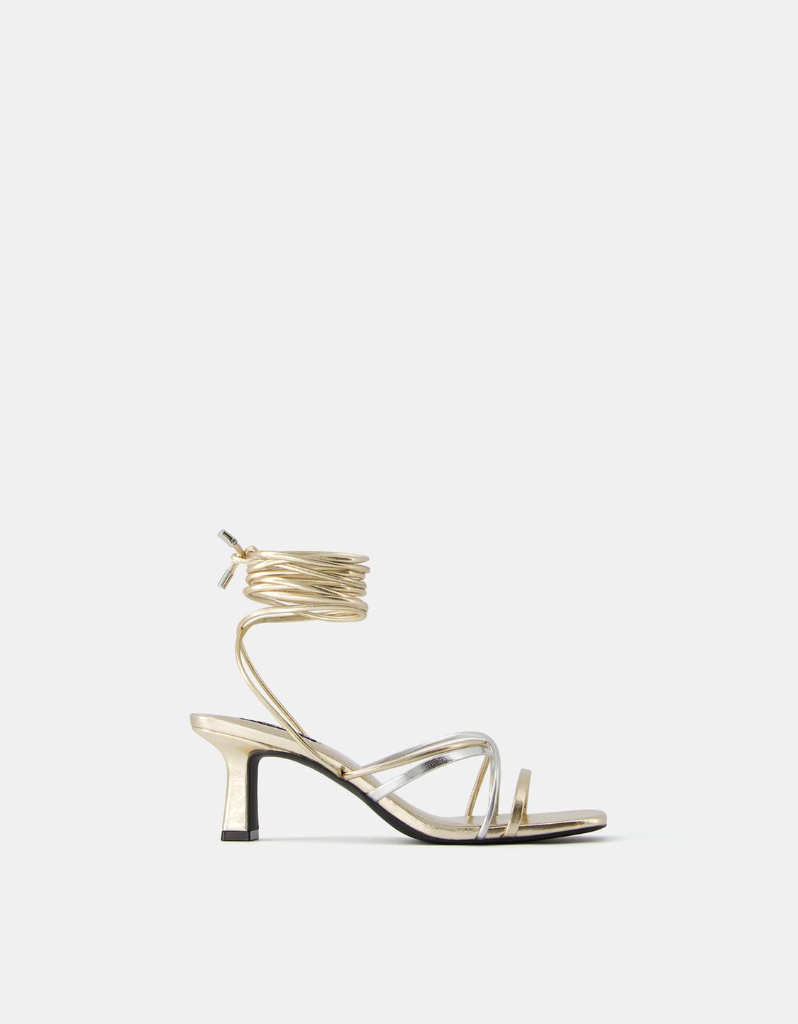 Sandales talon kitten heel nouées