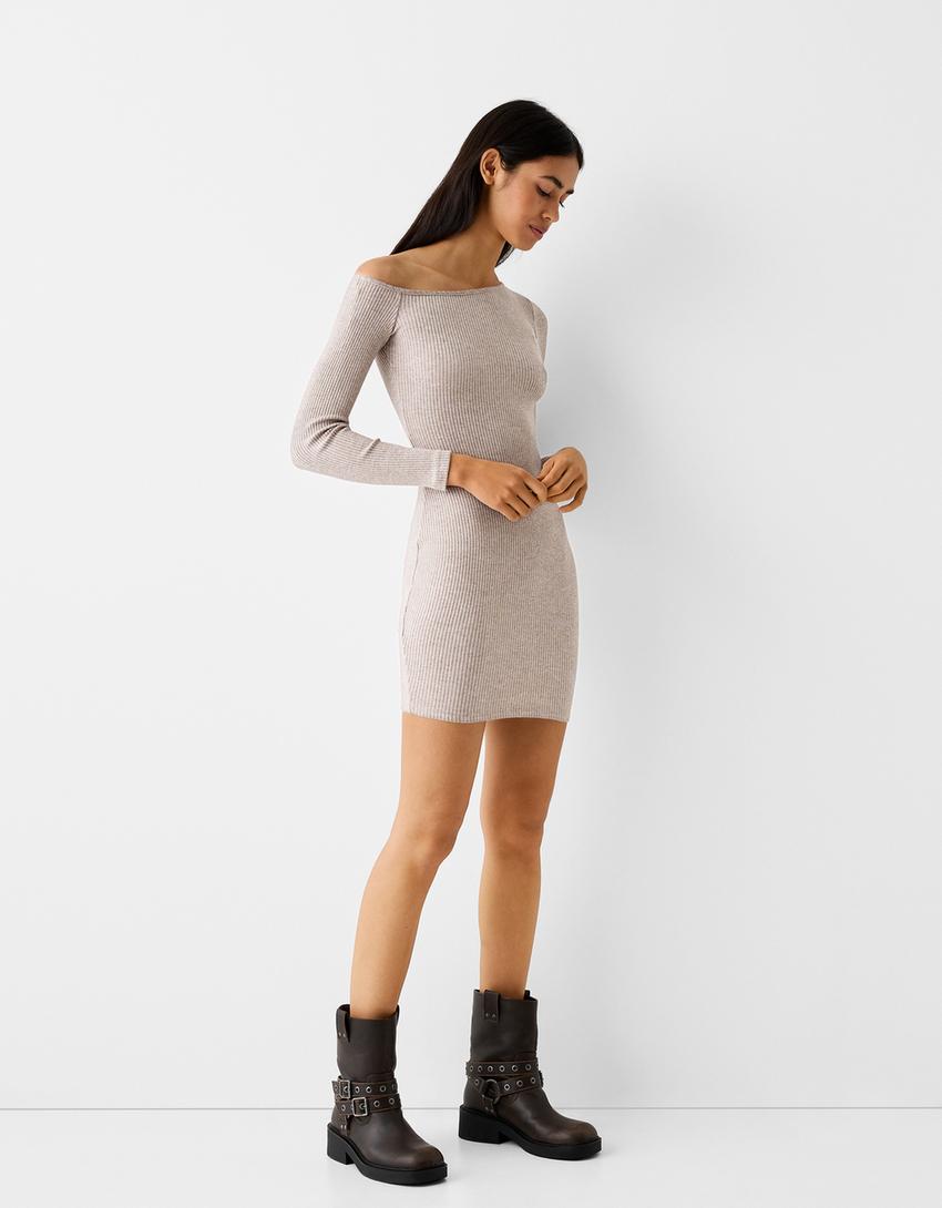 فستان قصير محاك بأكمام طويلة وفتحة عنق غير متماثلة-بيج-3