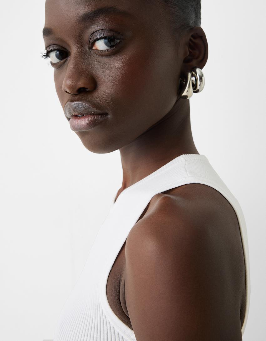 توب بفتحة وحمالات-أبيض-5