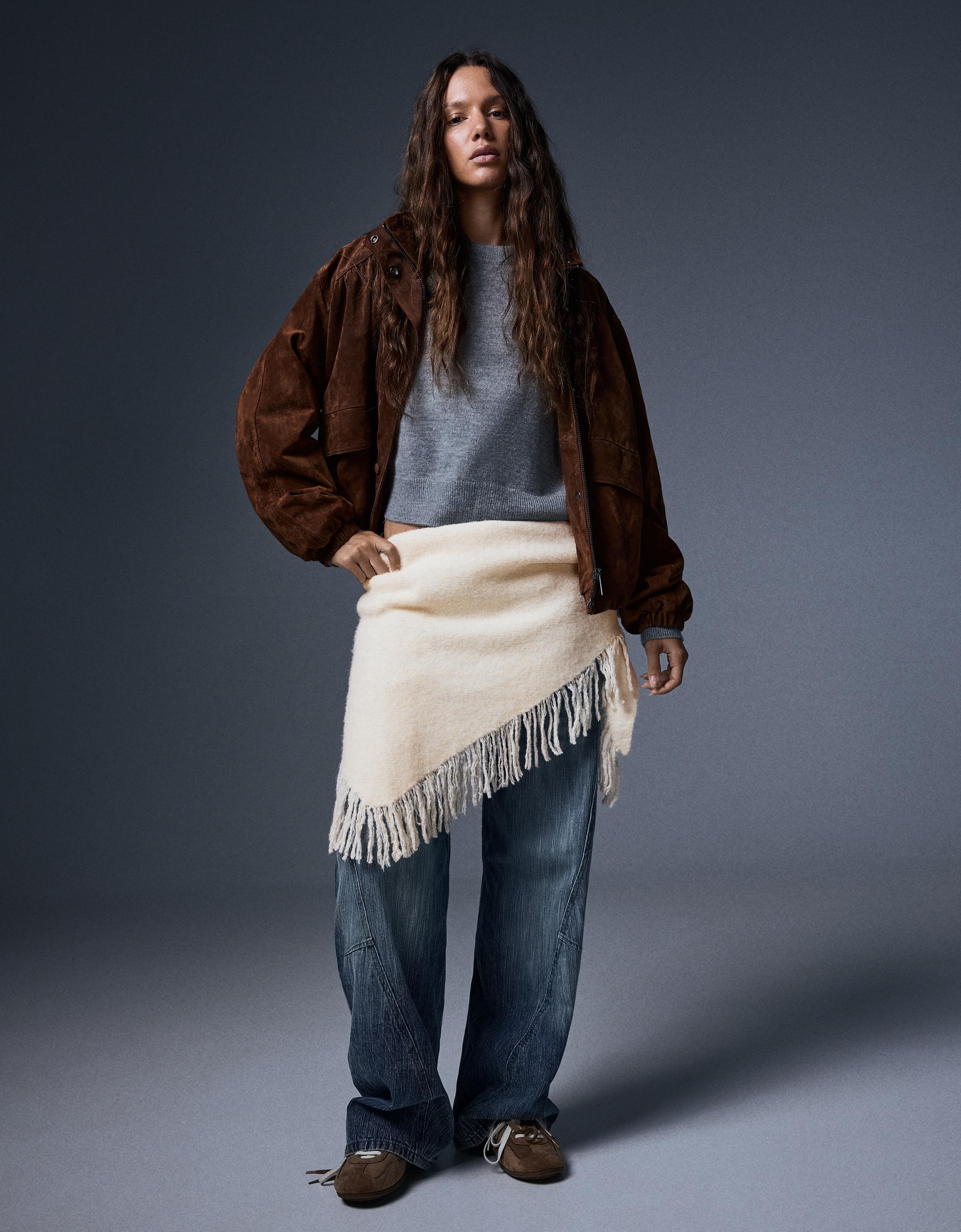 Bershka Saçaklı üçgen atkı görsel 2