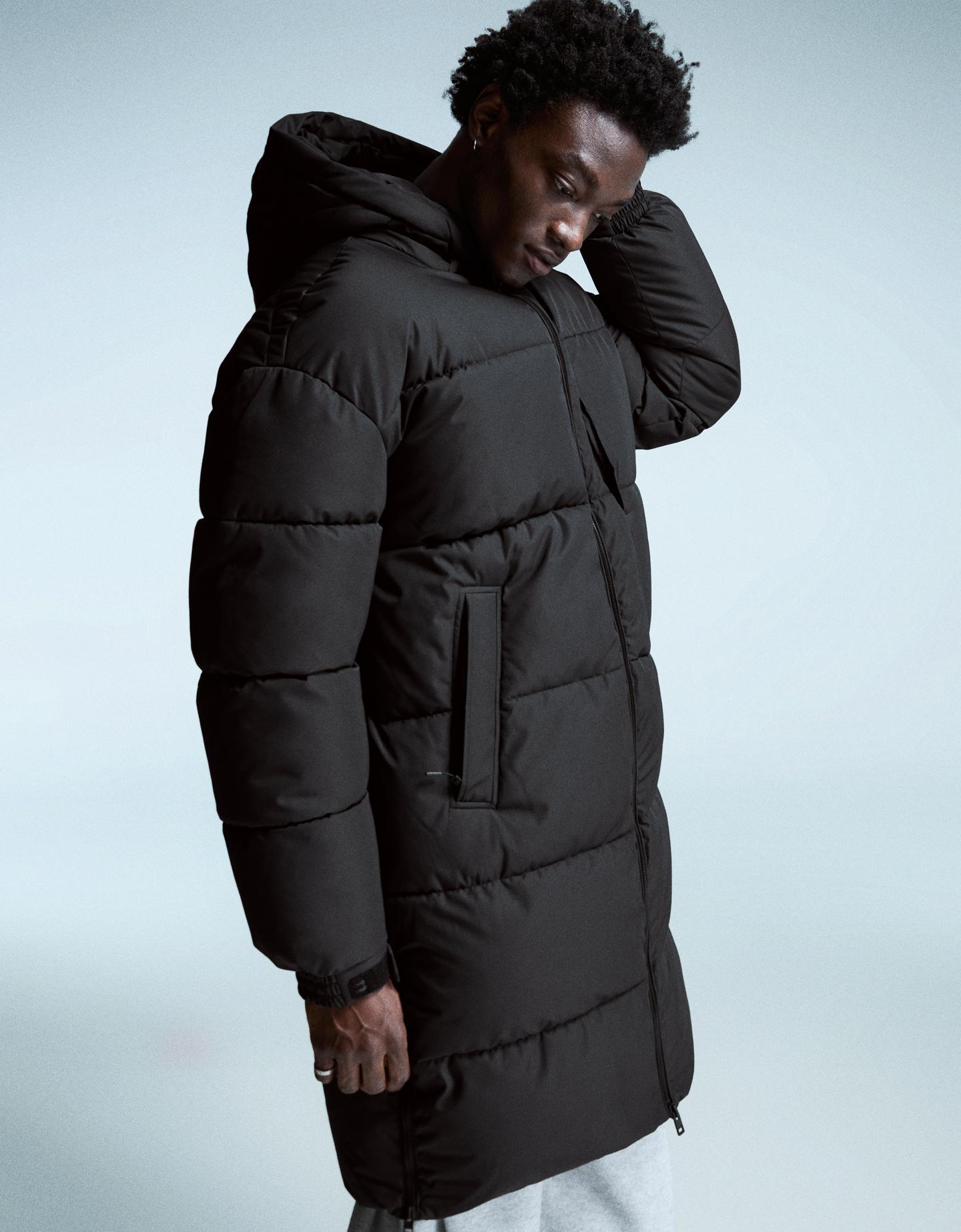 Bershka długi płaszcz pikowany czarny