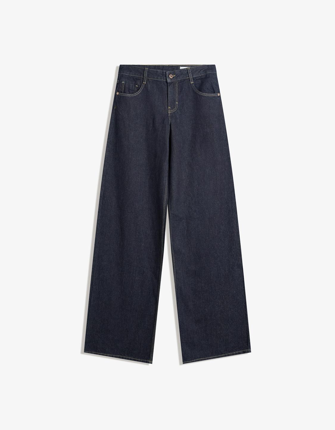Wide-leg low-waist jeans
