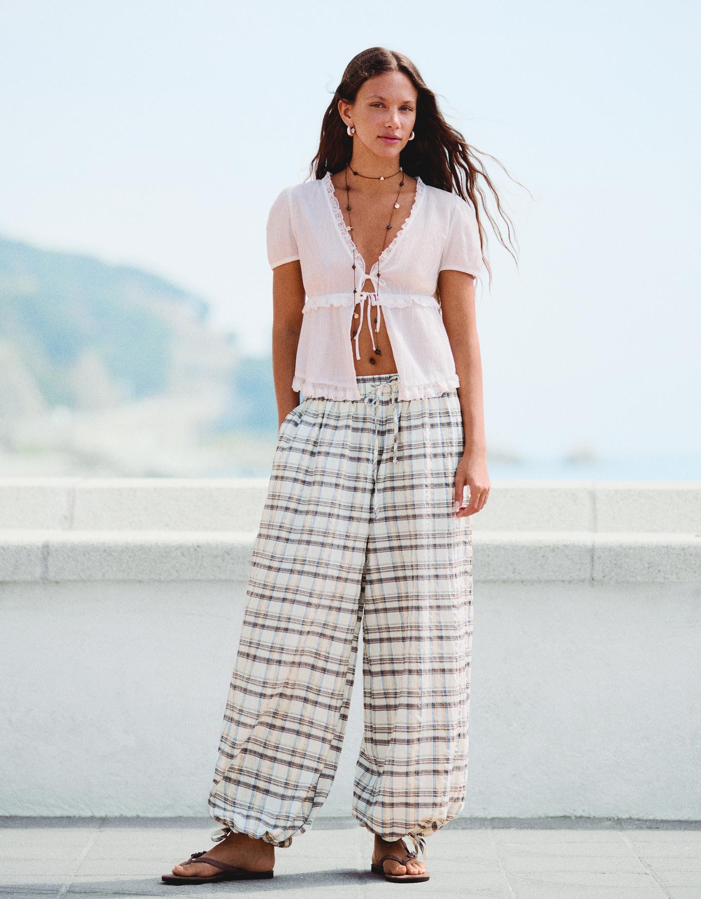Bershka Pantaloni Da Gaucho A Quadri Donna M Bianco Roto