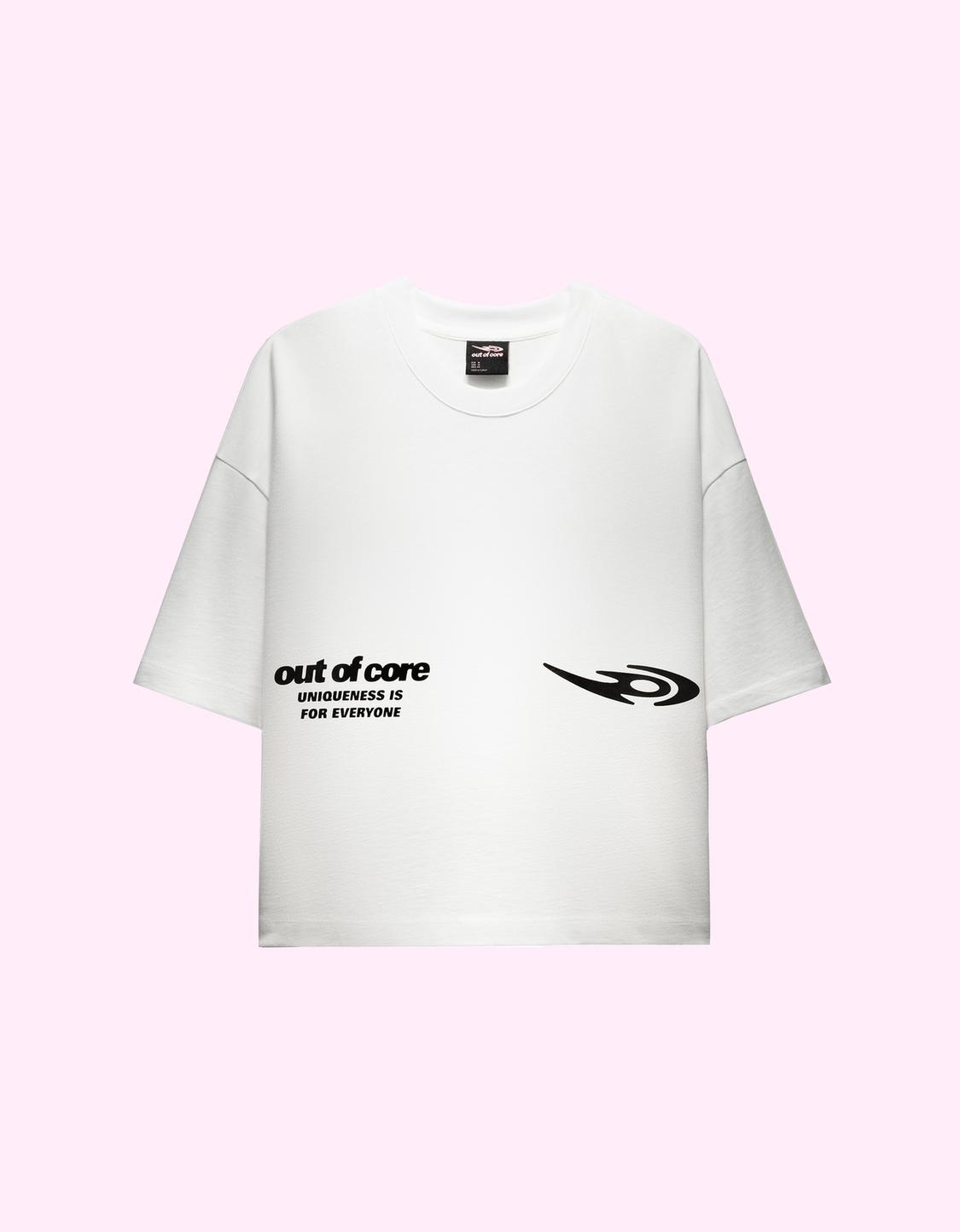 Short sleeve boxy fit T-shirt with out of core logo