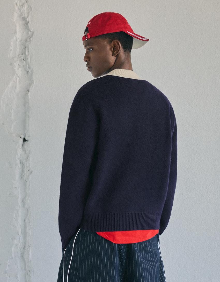 Contrast embroidered polo collar jumper-Navy