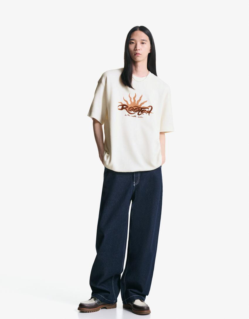 Textured short sleeve embroidered T-shirt-Off white