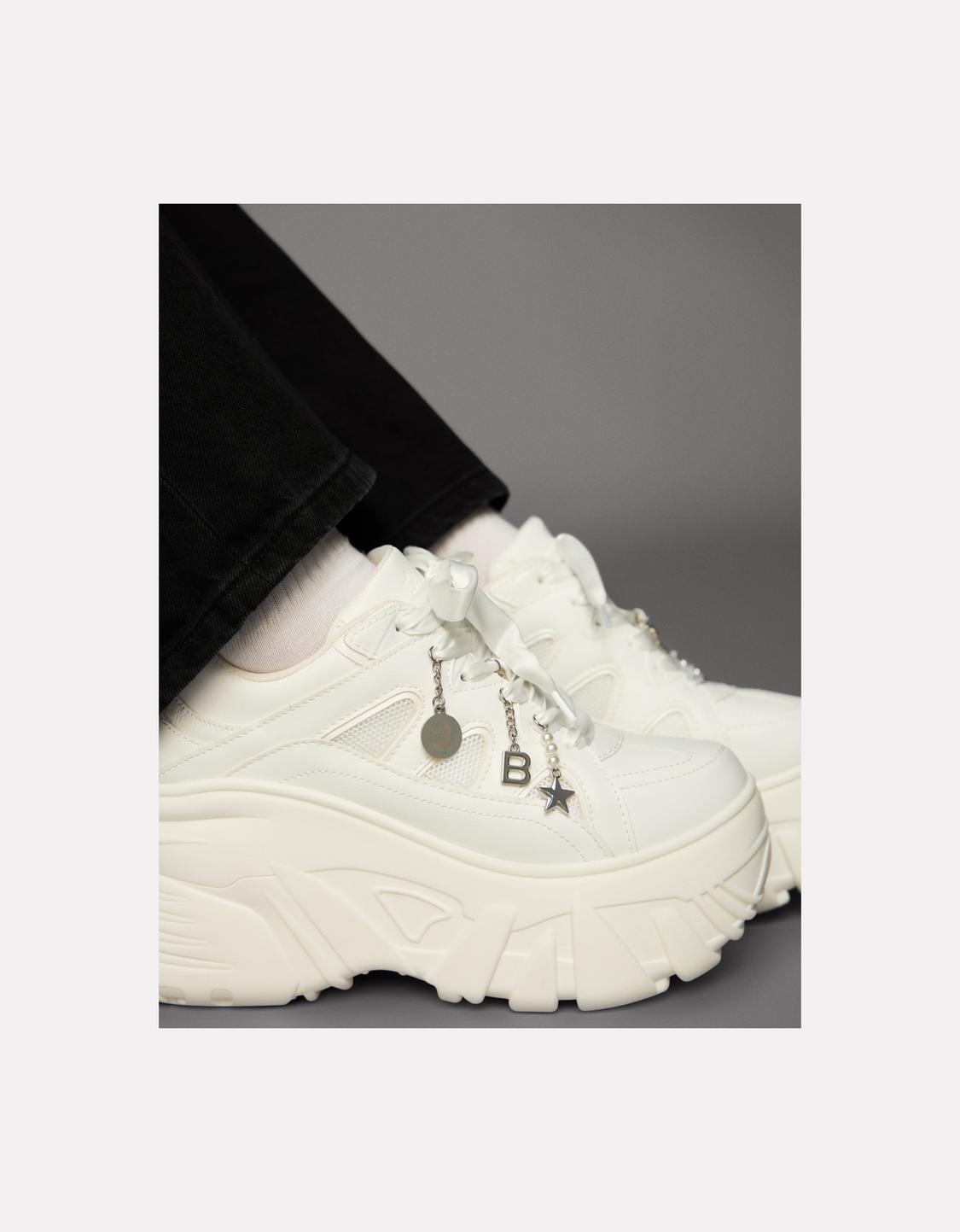 XL platform trainers with charms