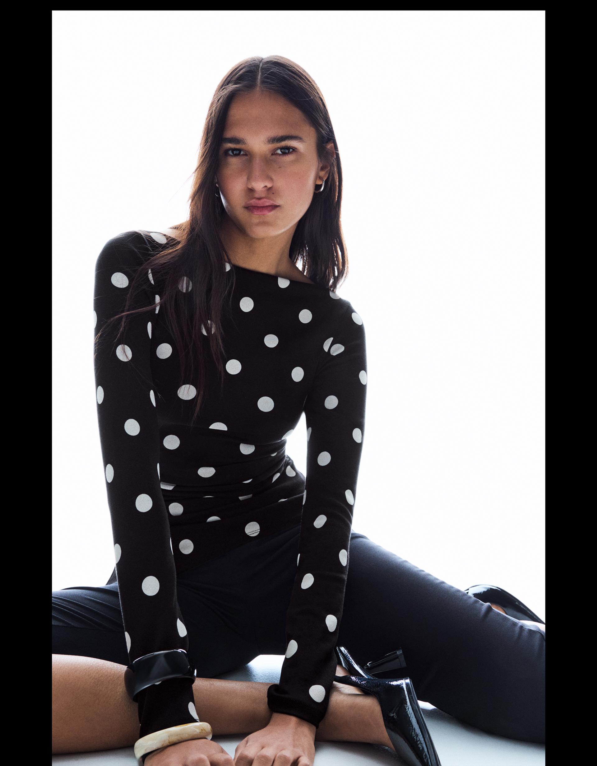 Long sleeve asymmetric T-shirt