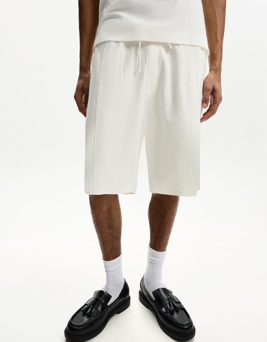 Bermudashorts mit Strukturmuster-Grbrochenes Weiss