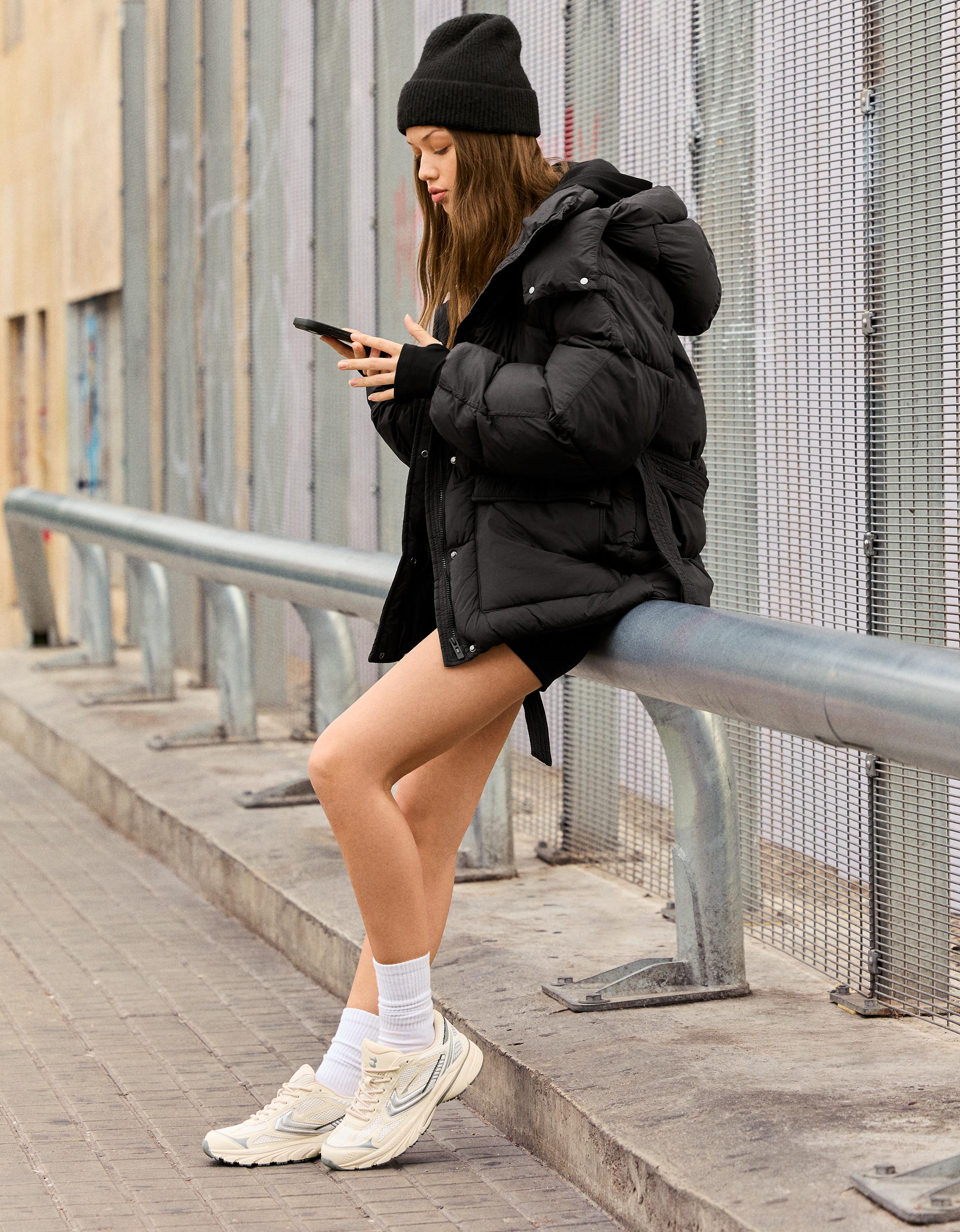 Bershka Gepolsterter 3/4-Mantel Mit Gürtel Damen Xs Schwarz